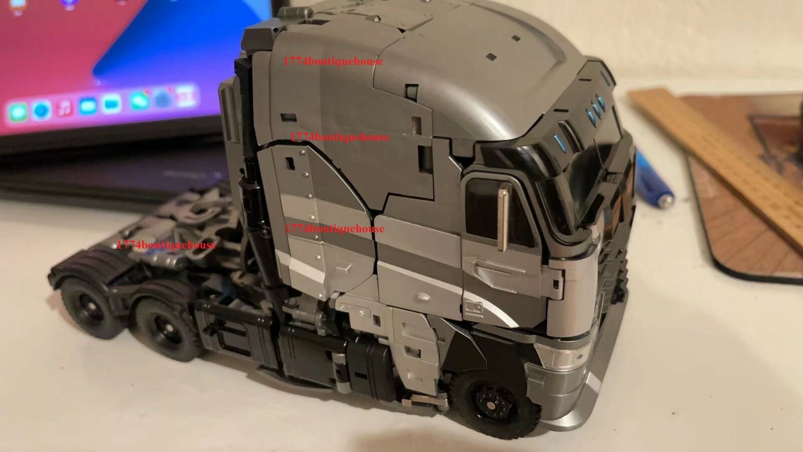 NEW Unique toys UT R-04 R04 Nero MOVIE Galvatron transformable Action figure USA