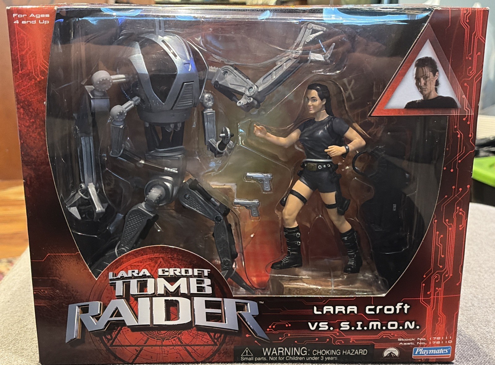 Lara Croft vs S.I.M.O.N 6&Prime;in Figure 2001 Playmates Toys Tomb Raider Lara Croft