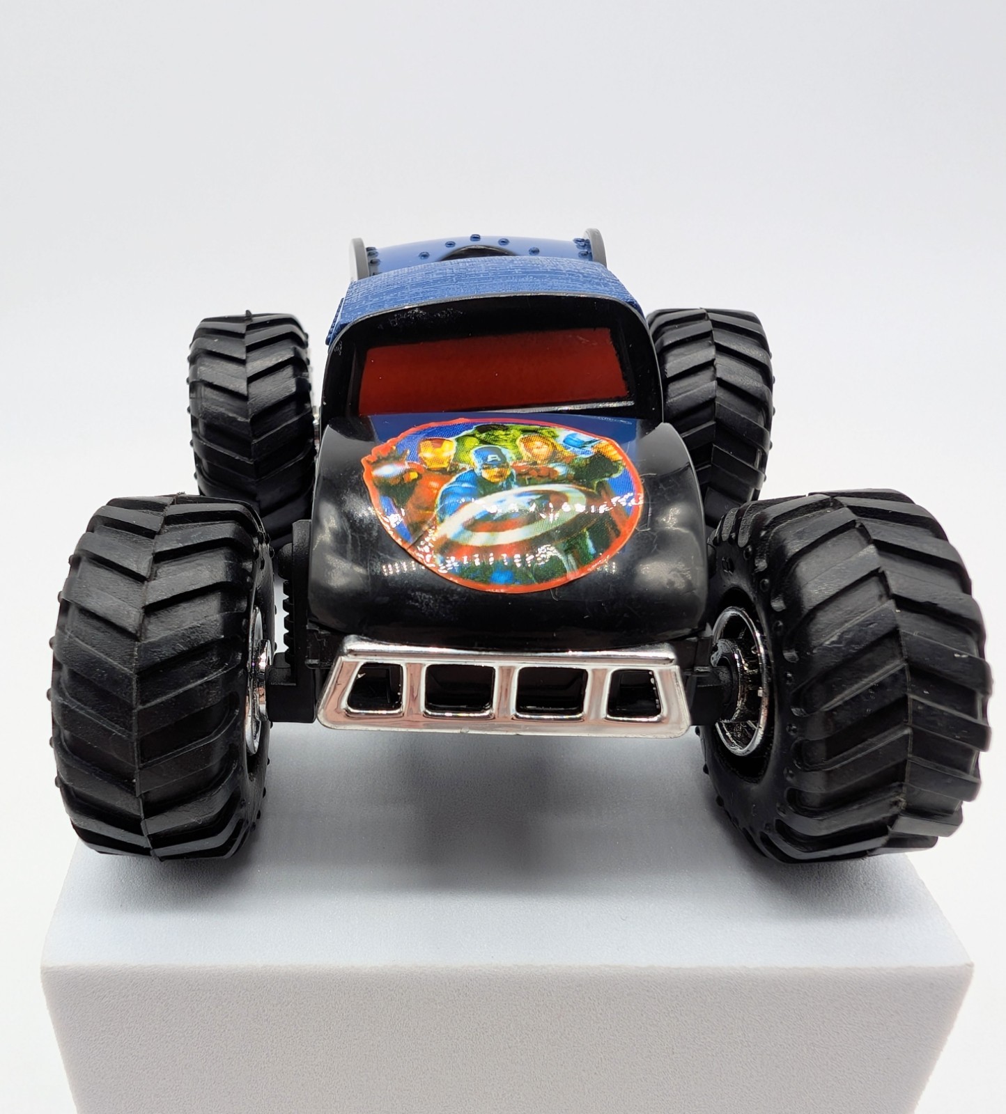 Marvel Regener8’rs Avengers Flippable Customizable Reversible Car