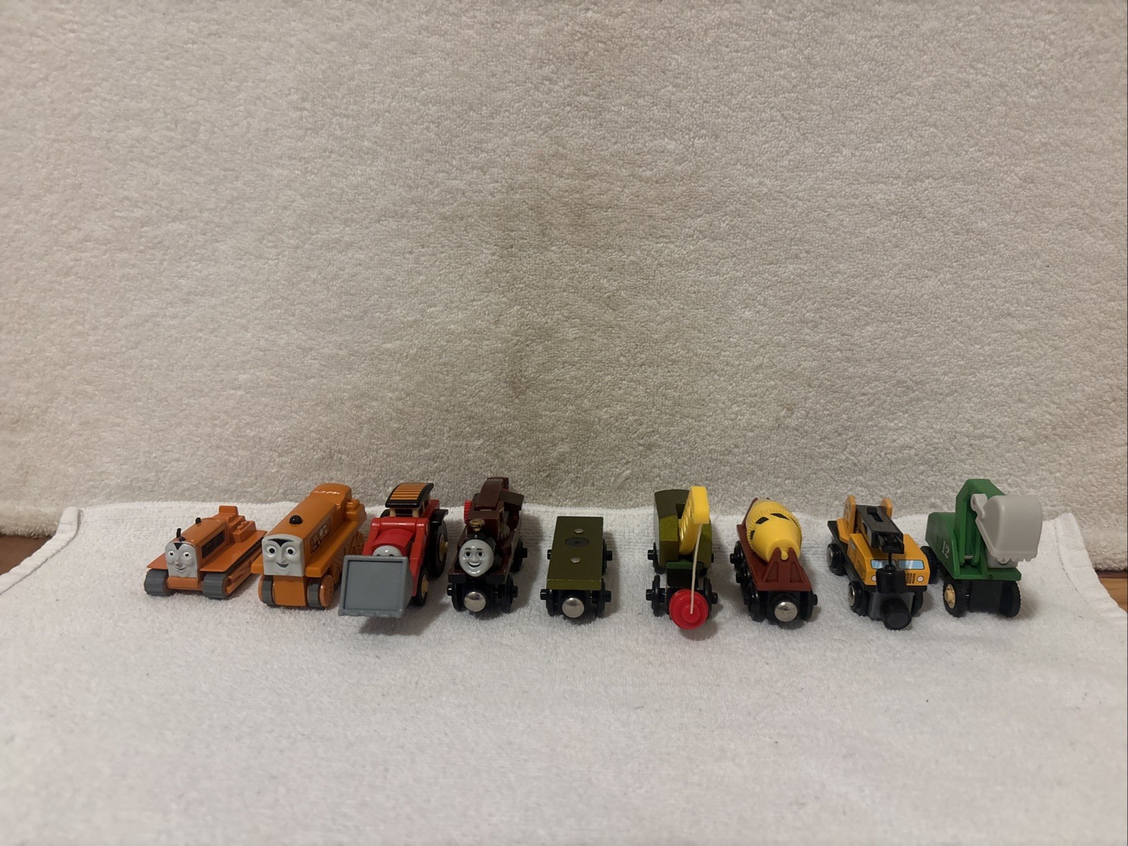 Vintage Thomas The Train And Friend Mixed Lot Of Magnetic Construction Vehicles