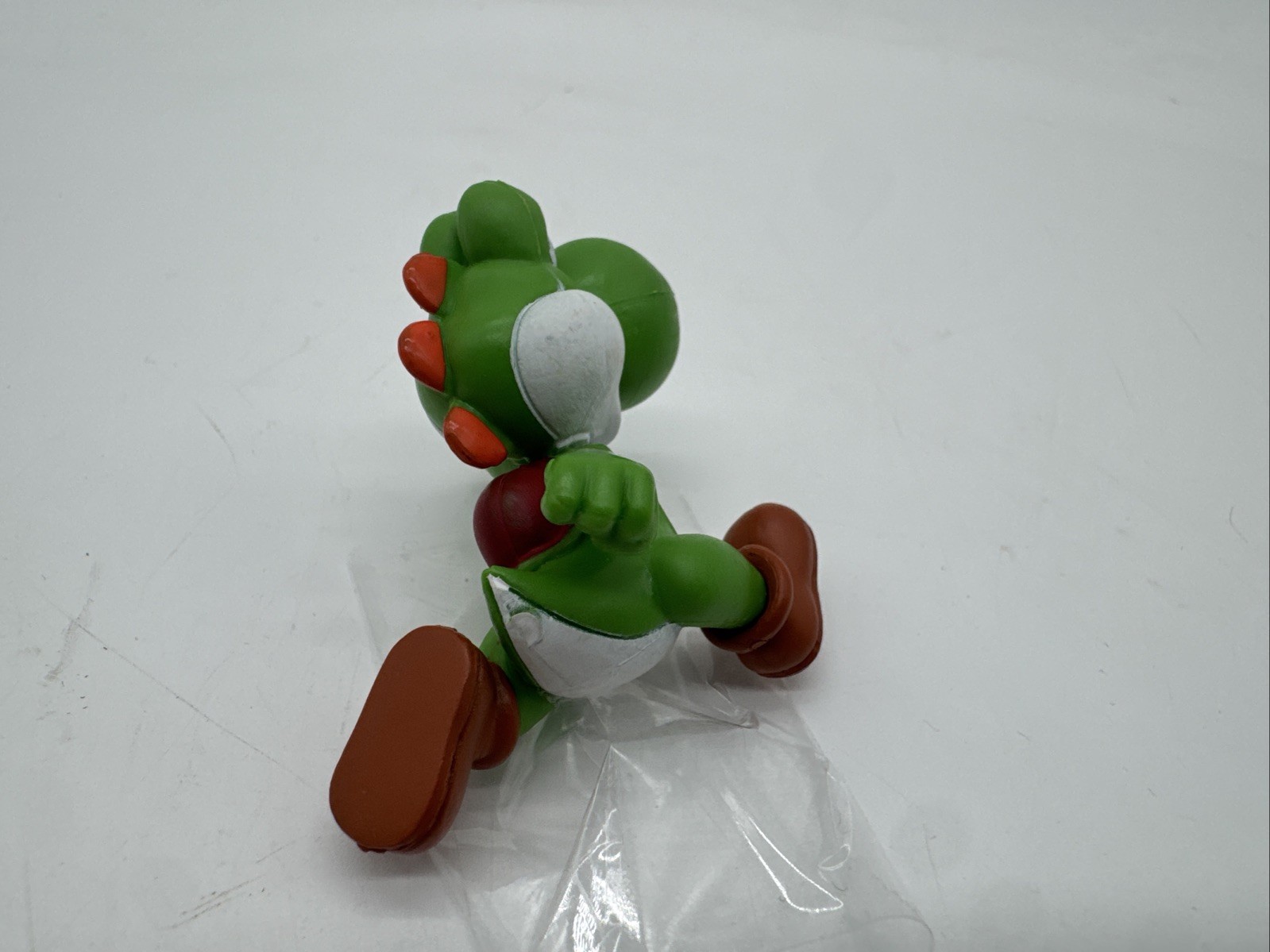 Nintendo Super Mario 2008 Yoshi 2&Prime; Mini Figure Solid Running Cake Topper