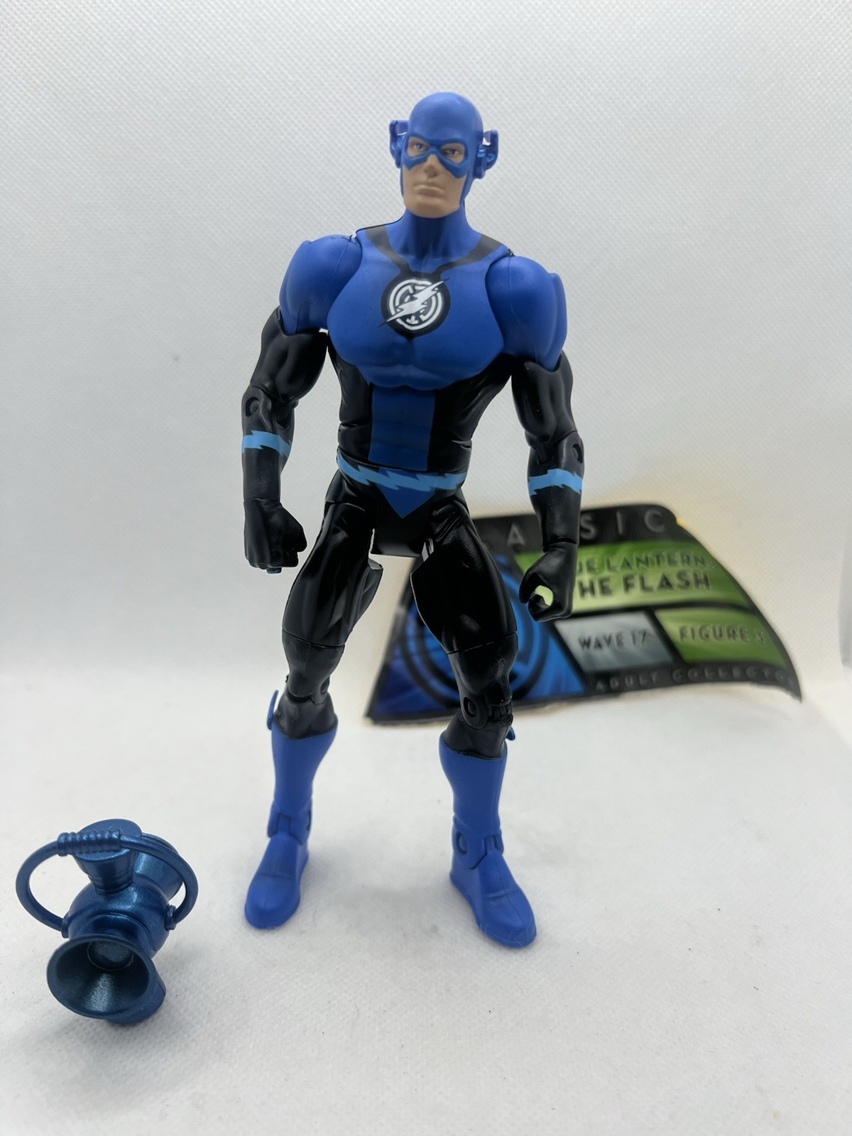 Blue Lantern The Flash DC Universe Classics Action Figure Anti-Monitor Wave