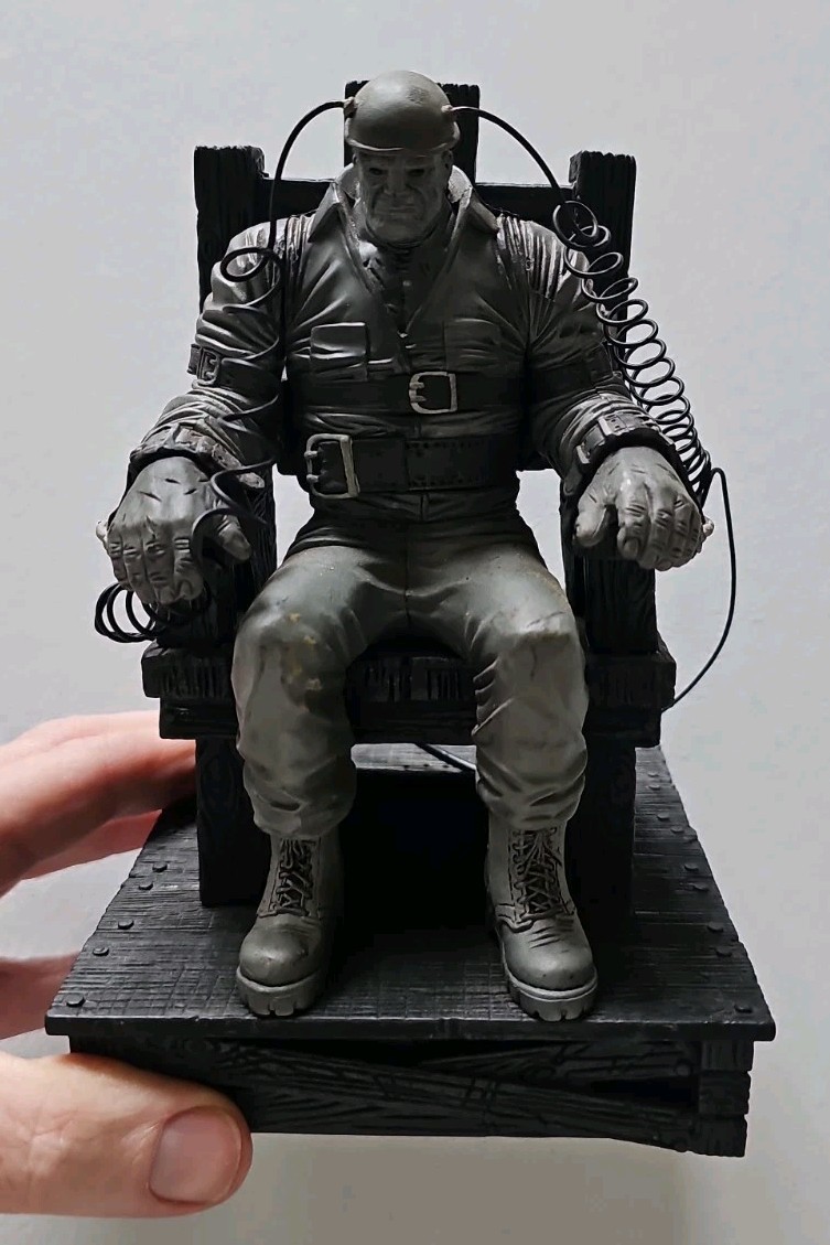 Sin City Death Row Marv Electric Chair Frank Miller McFarlane Toys | TESTED