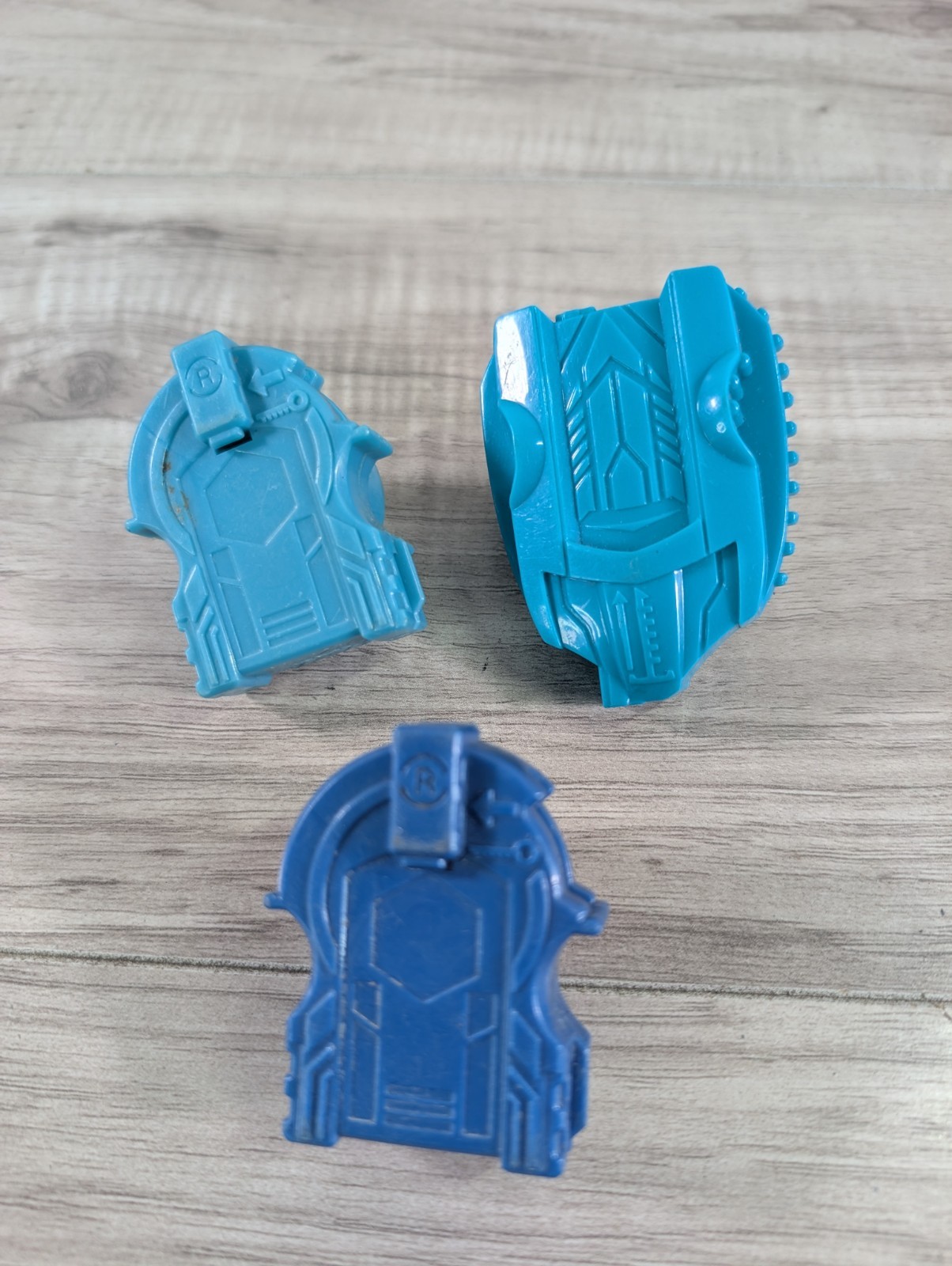 Hasbro TOMY Beyblade Right – Left Spin Launcher Metal Fusion 2000s LOT OF 15