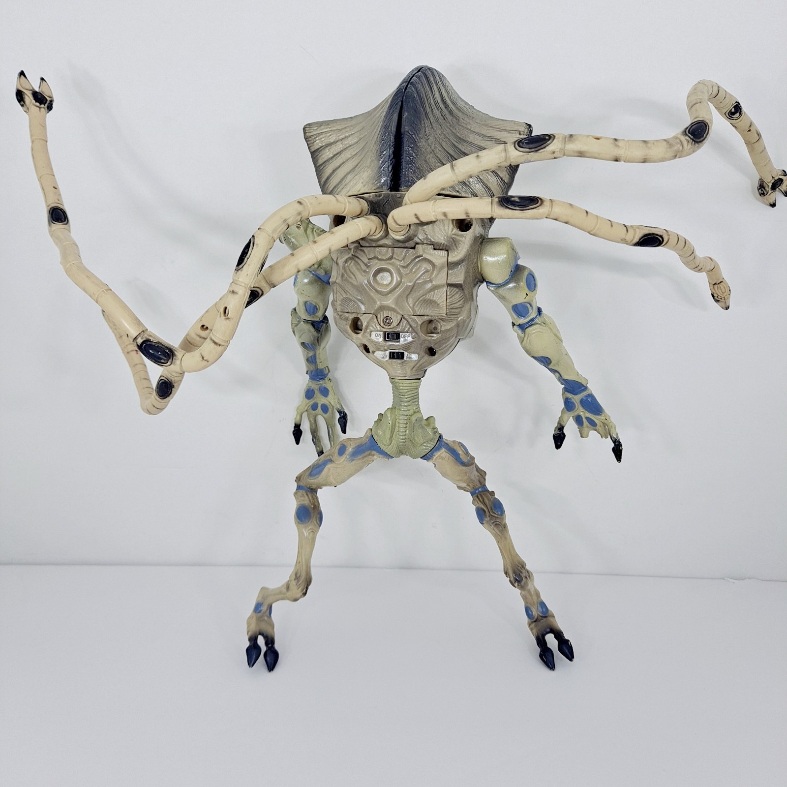 ID4 Independence Day Alien Supreme Commander Figure WORKS Trendmasters 1996