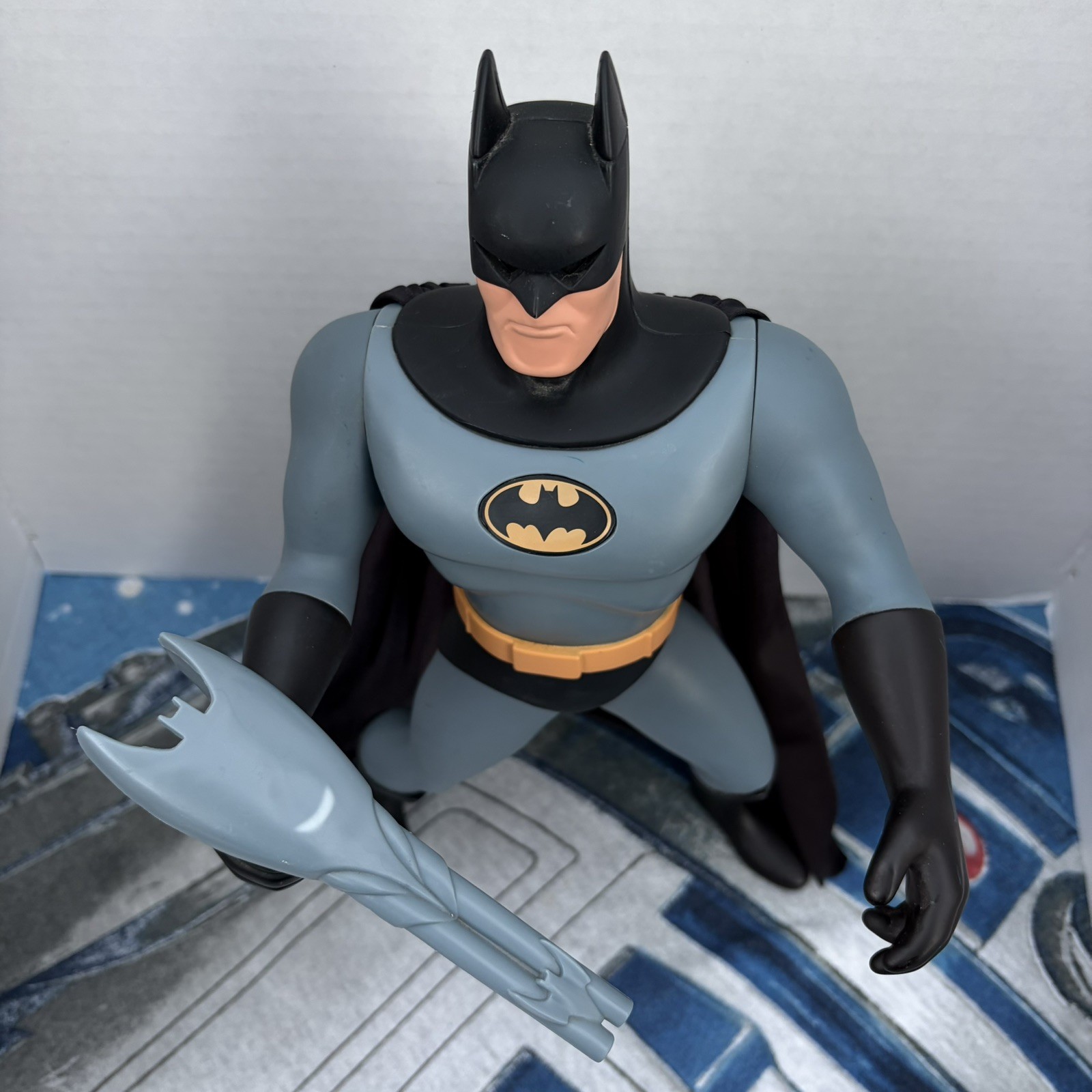 1994 – Kenner – Ultimate Batman 15&Prime; Figure with Light-Up Eyes, Chest, And Gun!