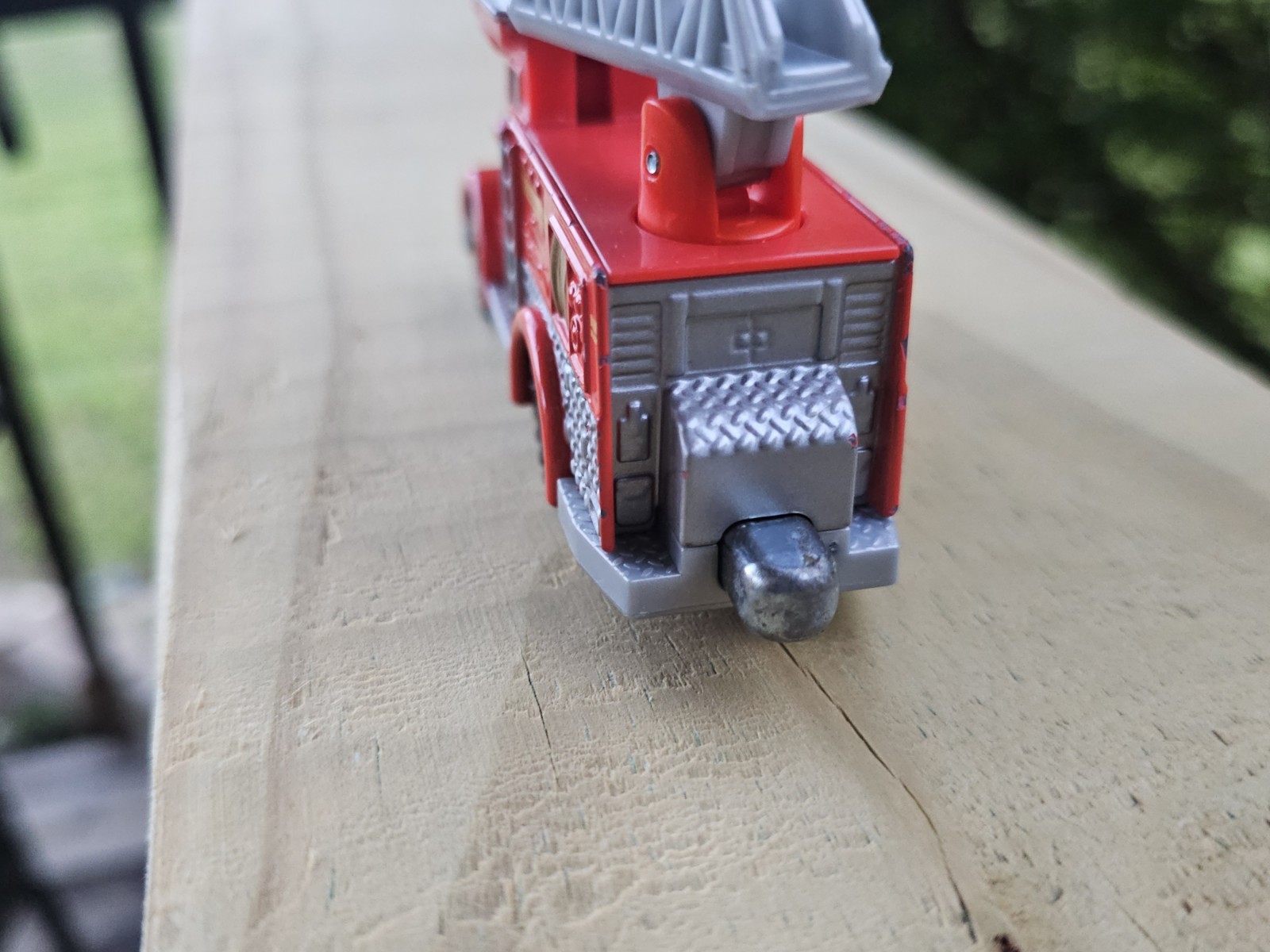 Thomas & Friends FLYNN Fire Engine Take N Play 2012 Magnetic Day Of Diesels
