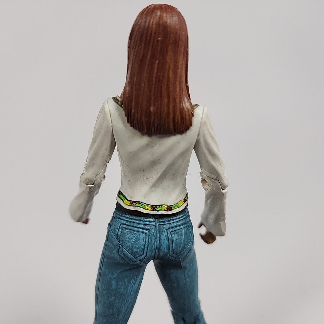 Lot of 4 Buffy the Vampire Slayer Action Figures Angel Master Willow 1999 Moore