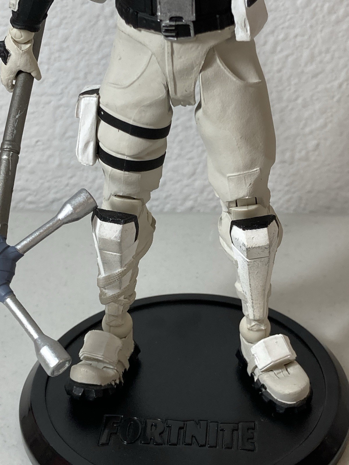 McFarlane – Fortnite Overtaker 7&Prime; Premium Action Figure W/Stand