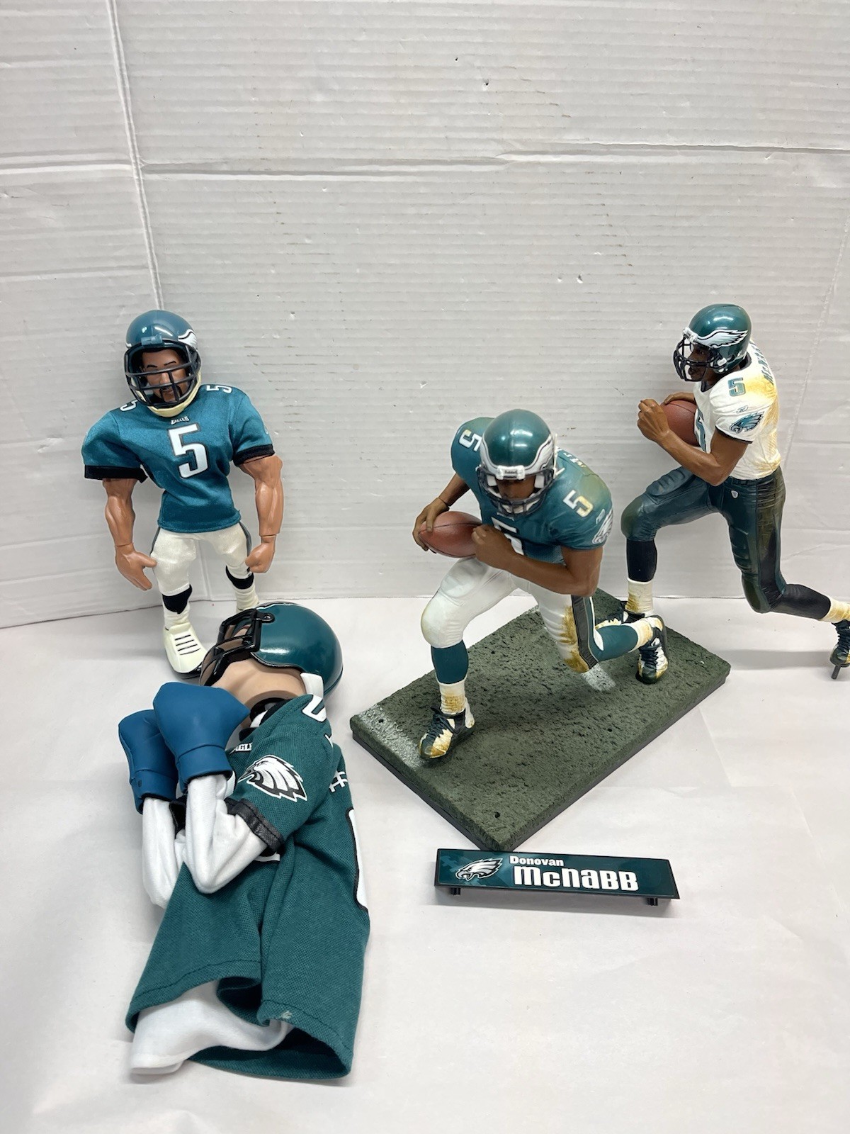 MCFARLANE NFL EAGLES DONOVAN MCNABB 12&Prime; LOOSE VARIANT & FIGURE PUPPET LOT