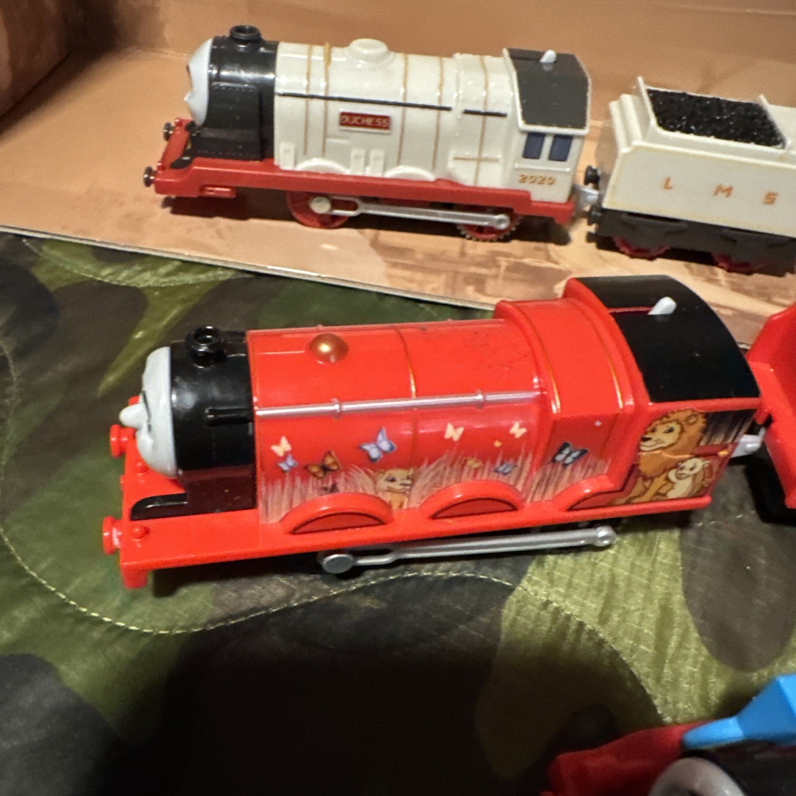 Trackmaster Thomas Motorized Train Lot of 4 Engines & Cars All Working.