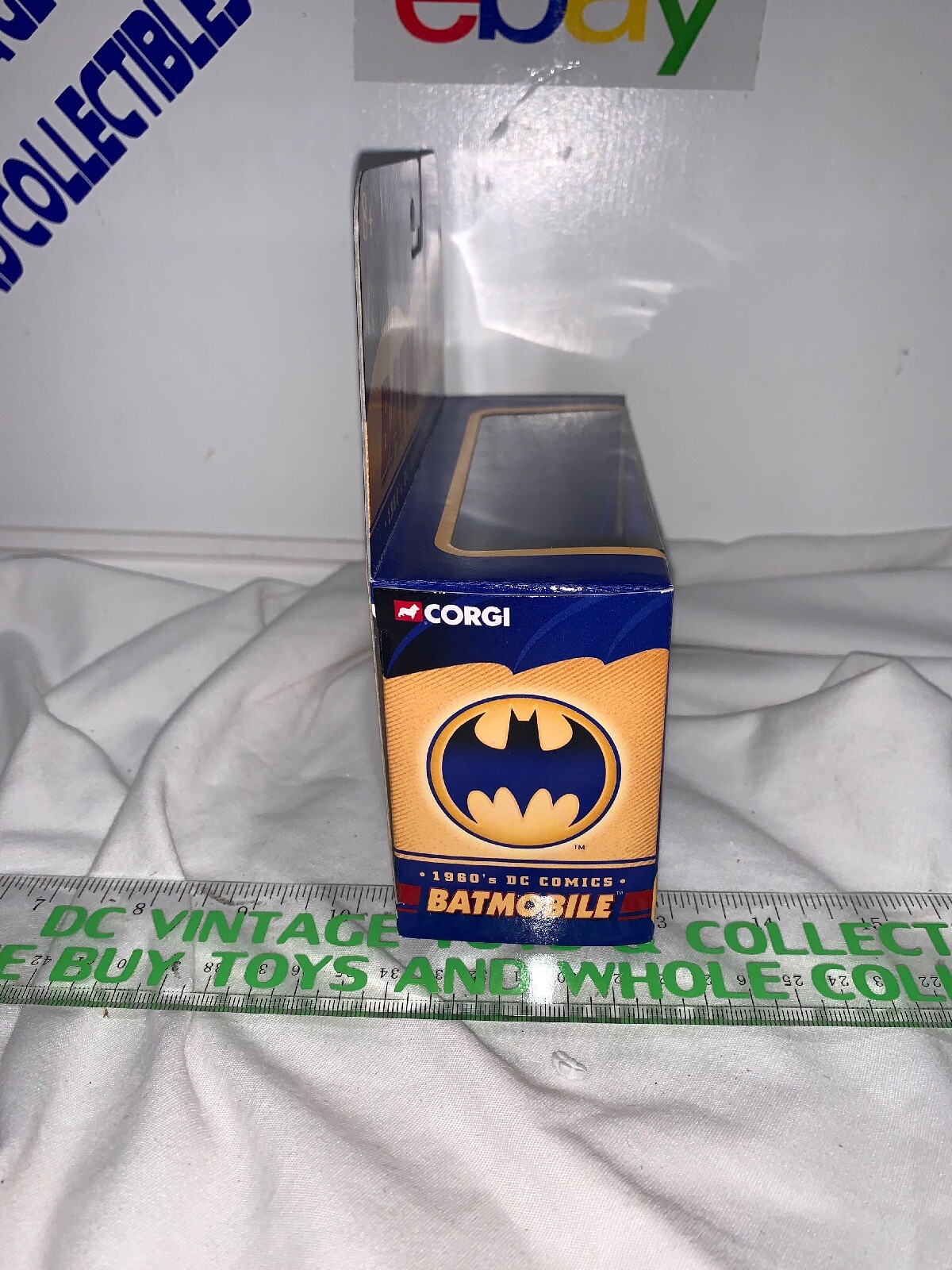 1960&rsquo;s Batmobile – Batman DC Comics Corgi 1:43 Scale Diecast Vehicle Car New