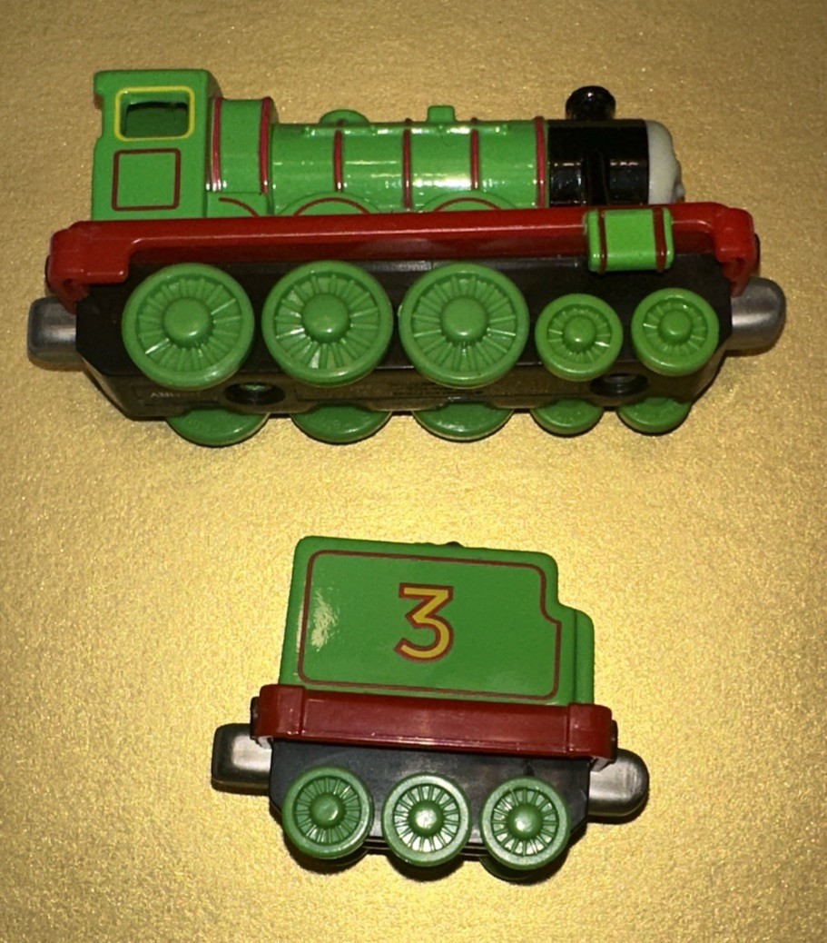 Thomas The Train Engine Henry AND TENDER Green # 3 Die Cast Metal 2002