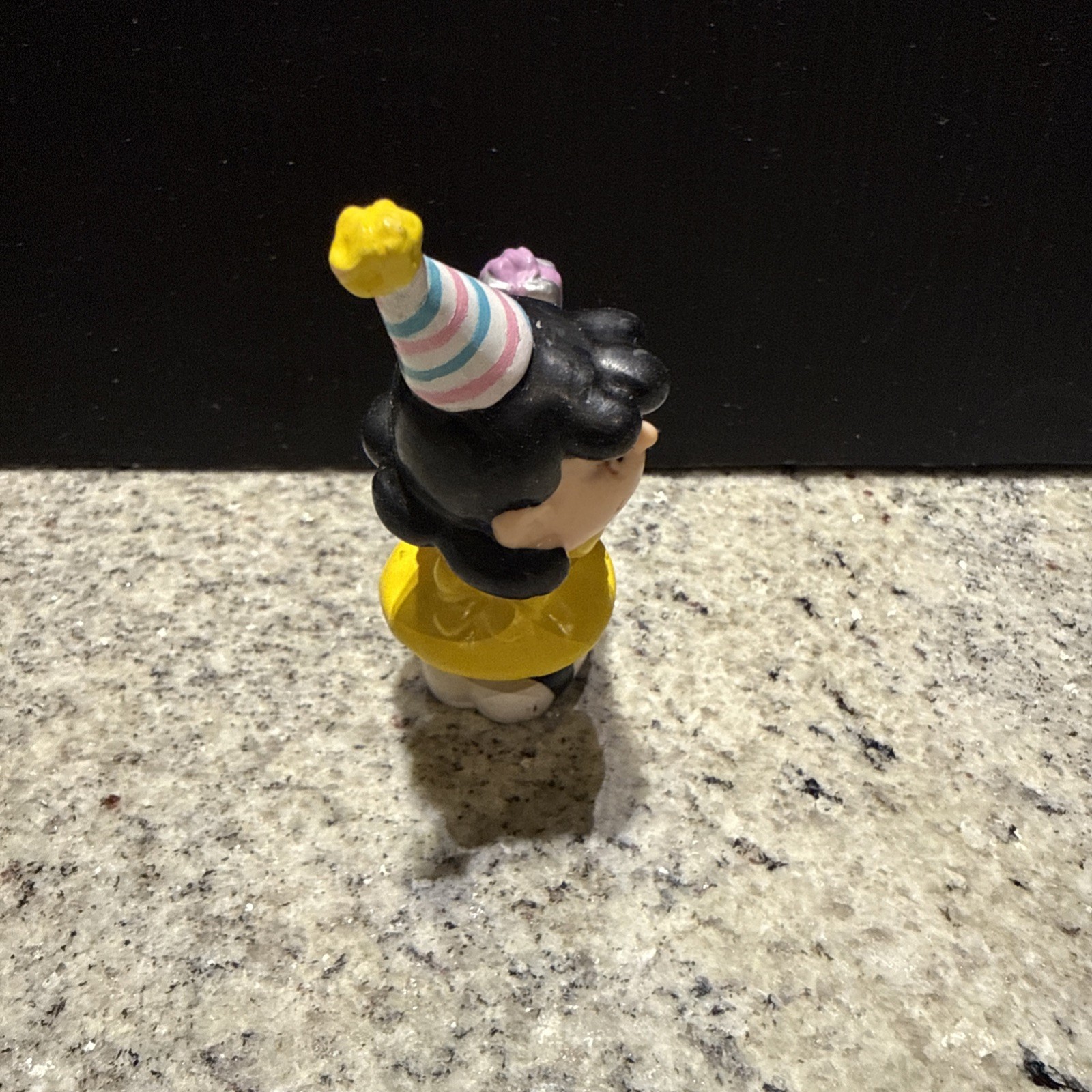 Peanuts Birthday PVC Figurines Applause Snoopy Charlie Brown Lucy Linus Lot of 6