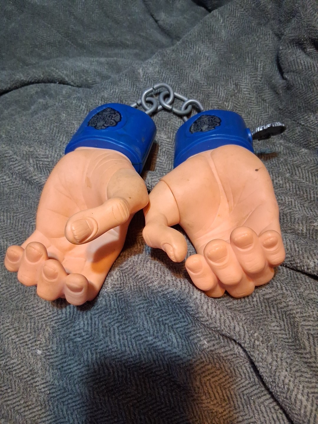 Kenner Police Academy Handcuffers 1989 Hand Cuffs Toy Prop Fake Hands With Key
