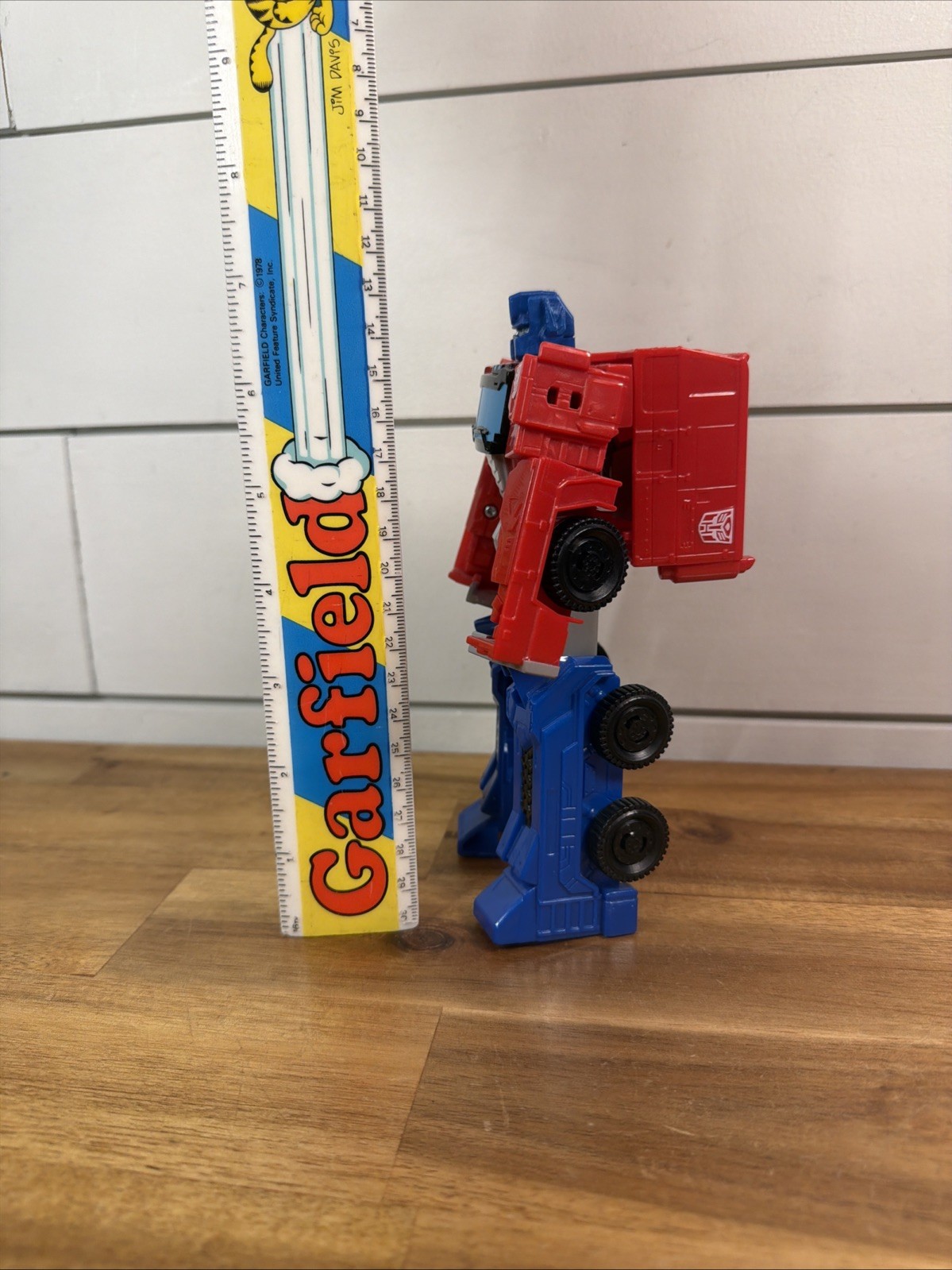 Transformers Authentics Alpha Class Optimus Prime Complete Ships Fast!