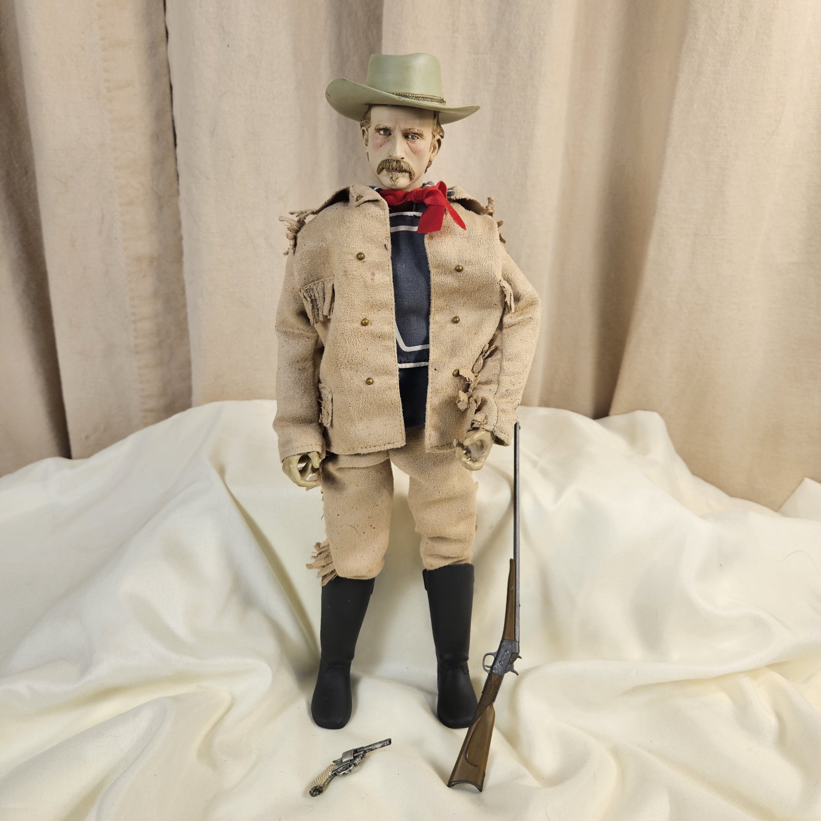 2000 SIDESHOW SIX GUN GENERAL CUSTER DOLL ACTION FIGURE ARTICULATED + ACCESSORYS