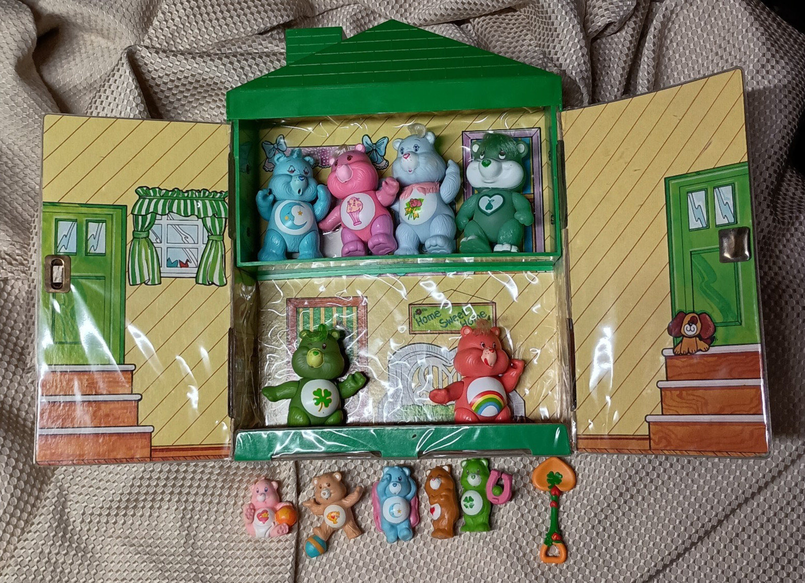 Lot (12) Care Bears 1980s Era Vintage 3.5&Prime;/2.5&Prime; Plastic Dolls w Collector&rsquo;s Case