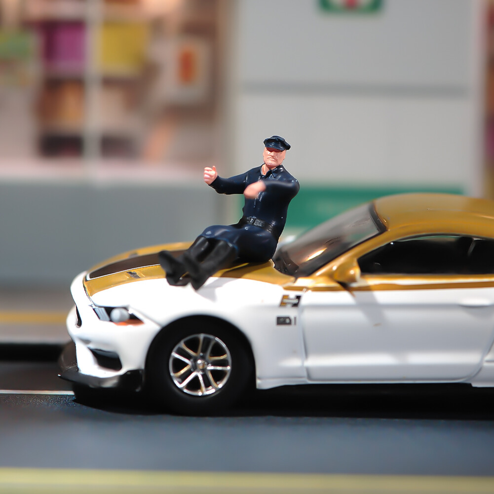 1/18 1/24 1/64 1/87 Miniatures Male Outfit Driver Policeman Scene Figure For Car