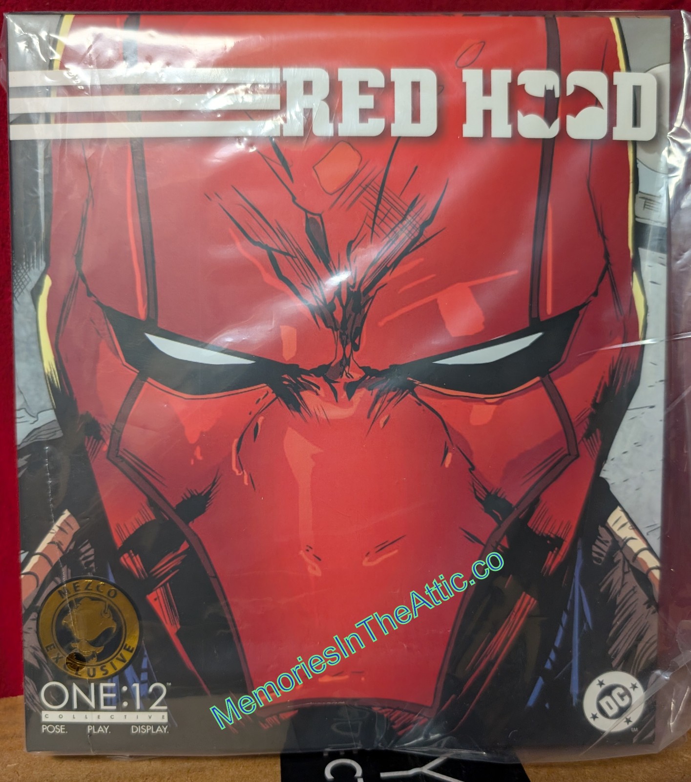 NYCC 2025 MEZCO One:12 Exclusive Red Hood DC Batman Universe 6&Prime; Action Figure