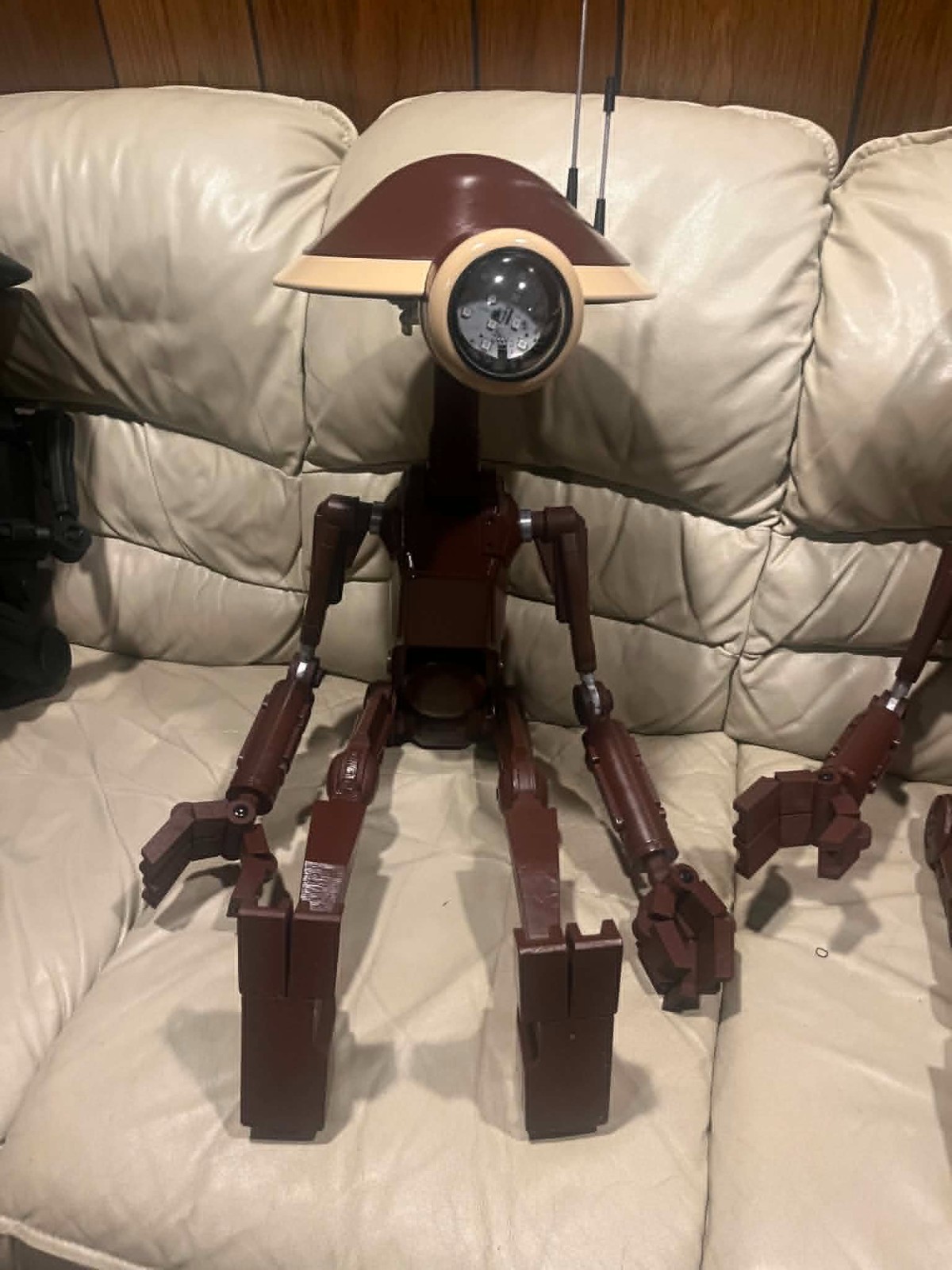 Pit droid Life-Size Mechanic Robot Replica LED Eye Sci-Fi Prop New
