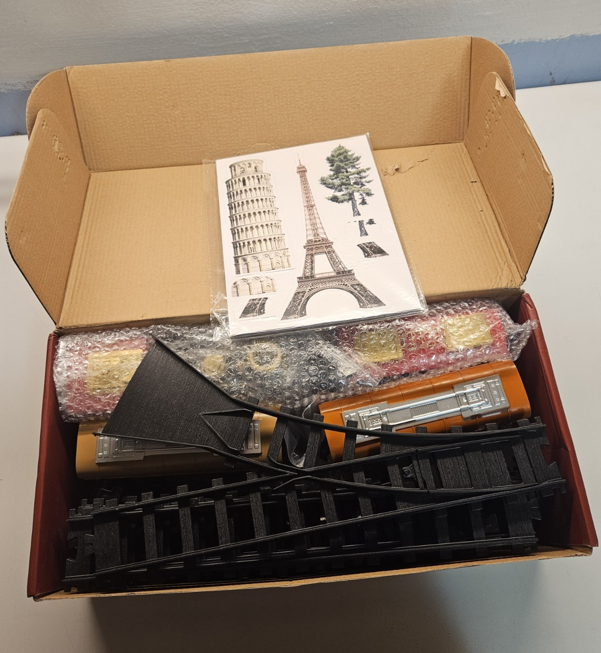 Simulated Retro Train Model 16 Pcs Electric Steam Train NO.699-18A (Open – Box /