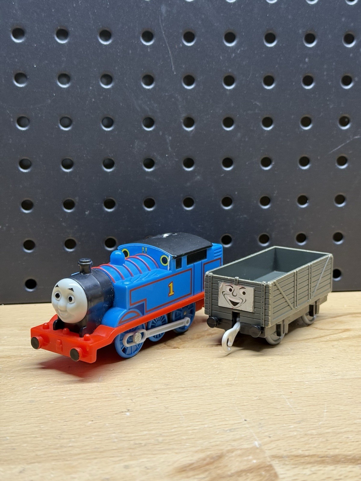 Trackmaster Thomas & Friends #1 Mattel Motorized Train Troublesome Truck