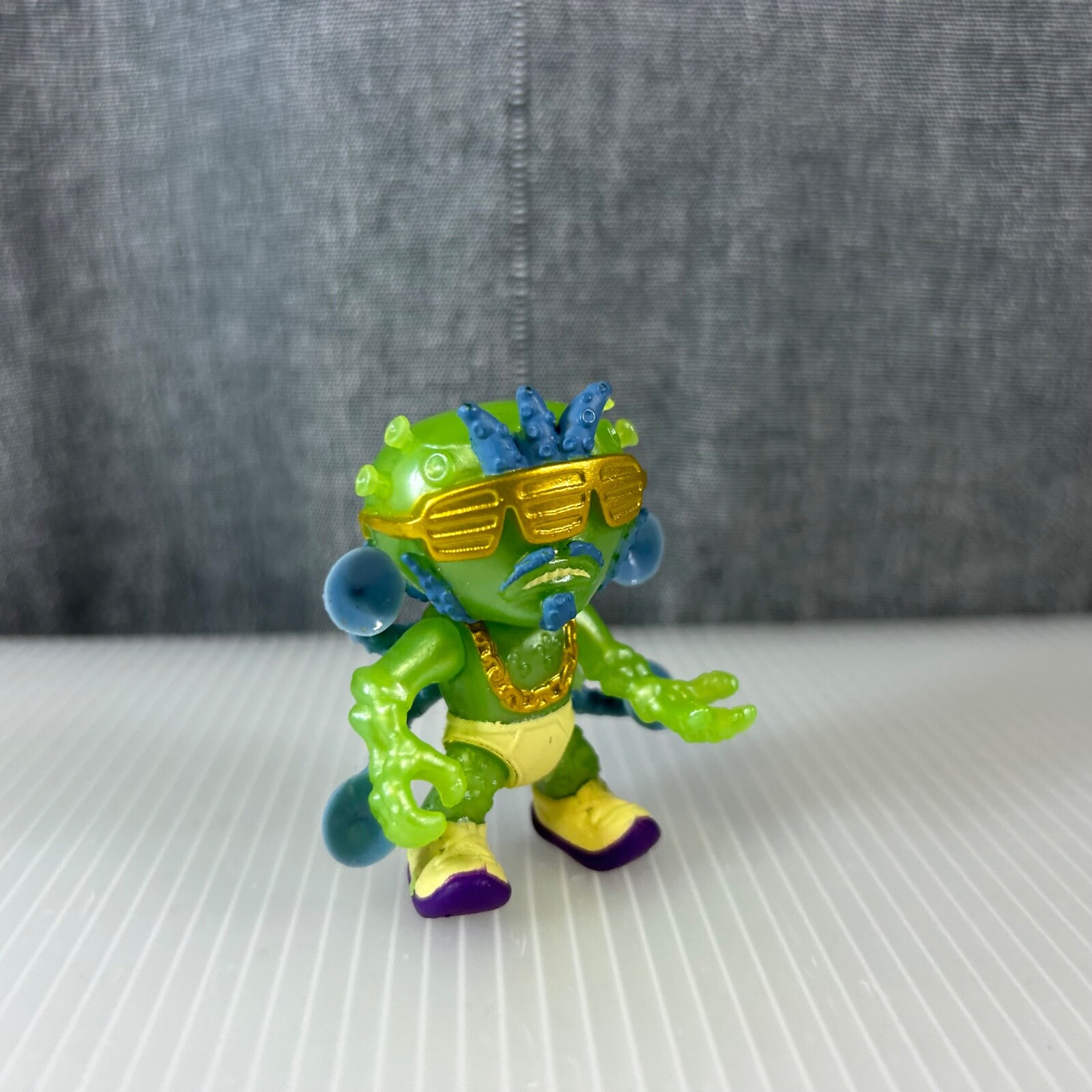 Treasure X Green Alien 2&Prime; Inch Action Figure Moose Enterprise