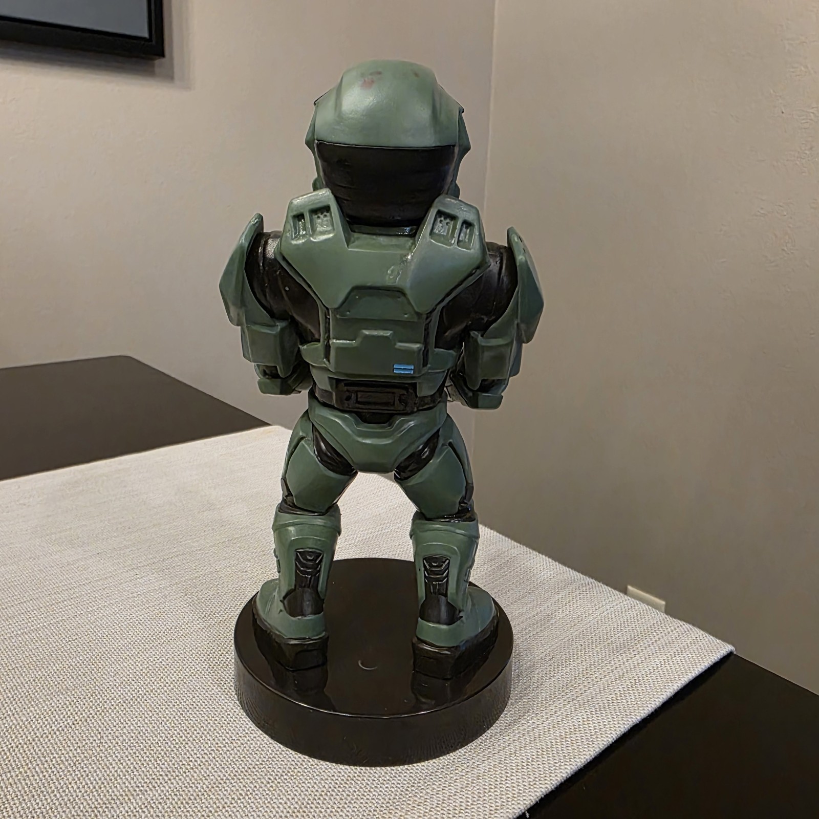 Cable Guys Halo Infinite Master Chief phone and controller holder Figure