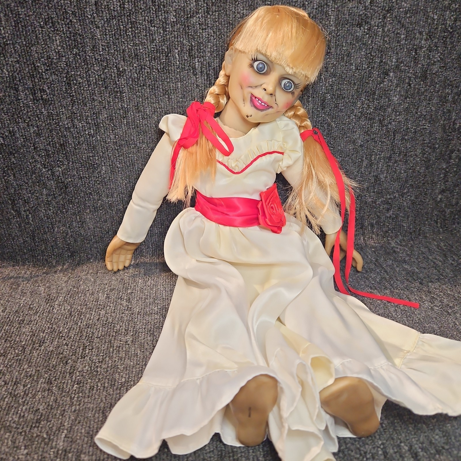The Conjuring – Annabelle Prop Replica Doll Mezco Toyz 18&Prime; No Box Horror Scary