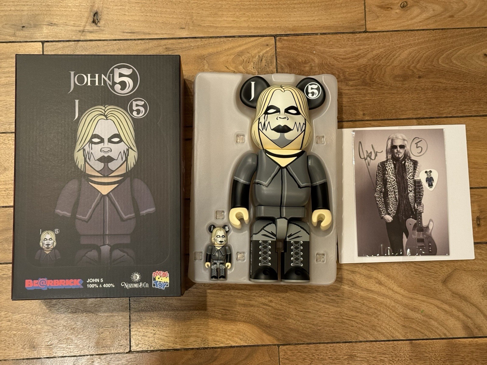John 5 100% 400% Be@rbrick Medicom Toy Japan Bearbrick Signed Photo Guitar Pick