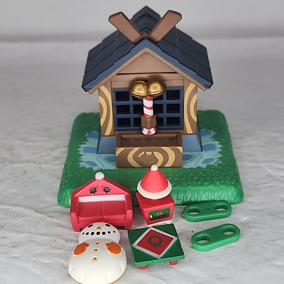 2001 Animal Crossing My House Bell Shrine Wishing Well Christmas Furniture Lot