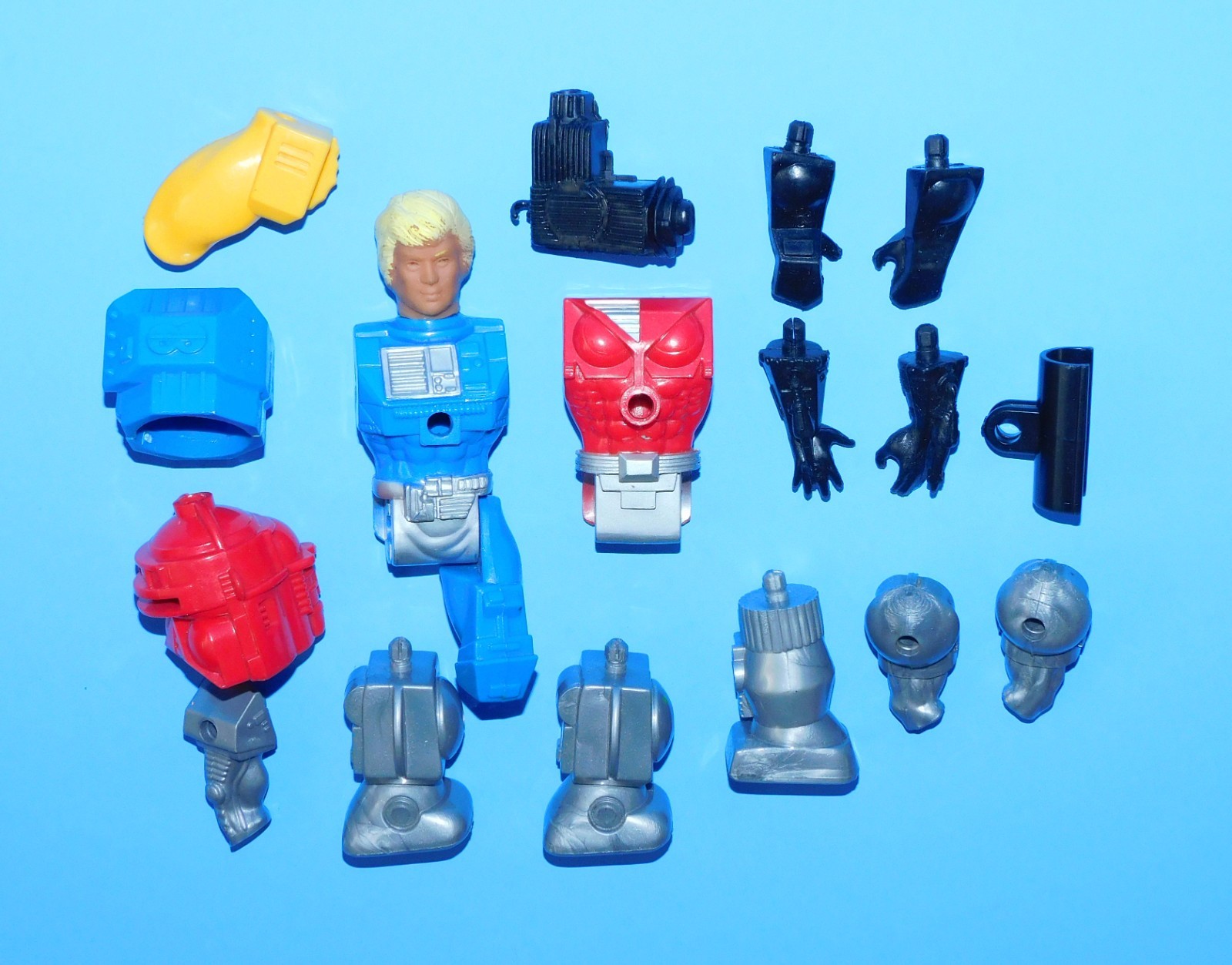 1980&rsquo;s REMCO MANTECH ACTION FIGURE MIXED BODY AND ARMOR PARTS LOT