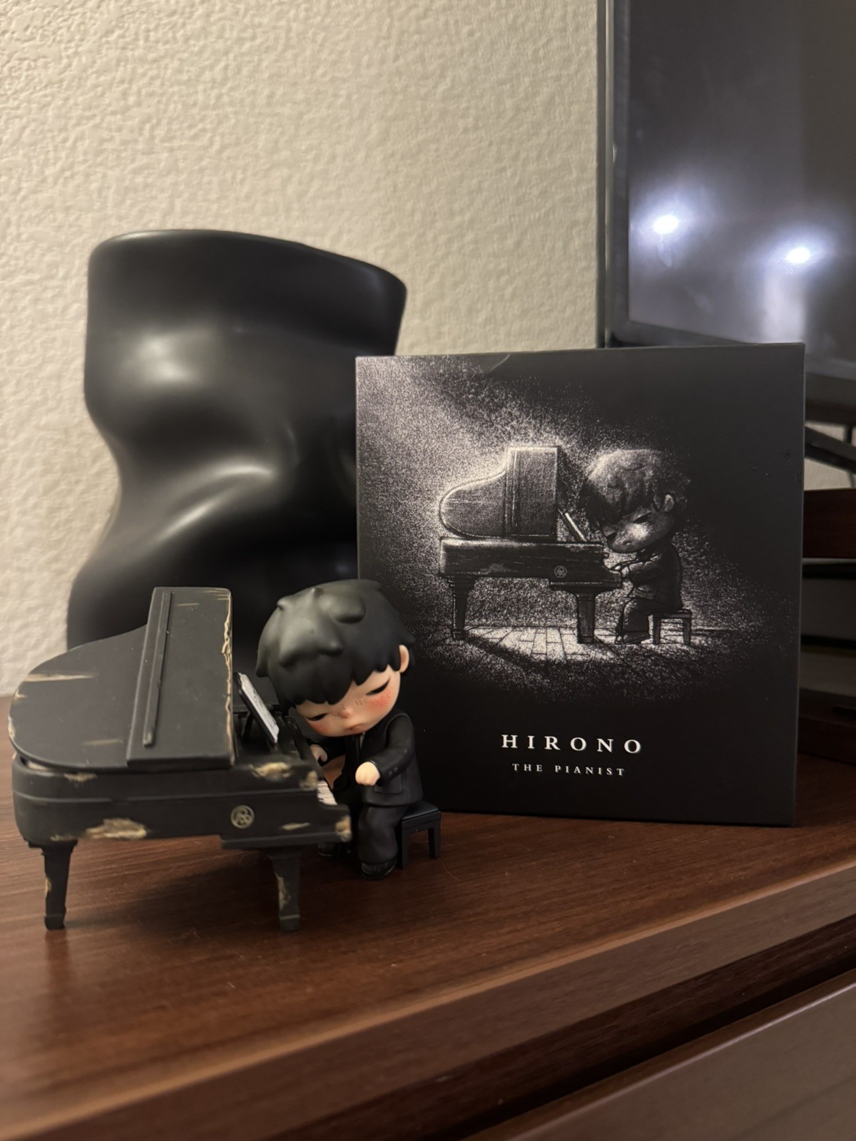 POP MART HIRONO THE PIANIST FIGURE