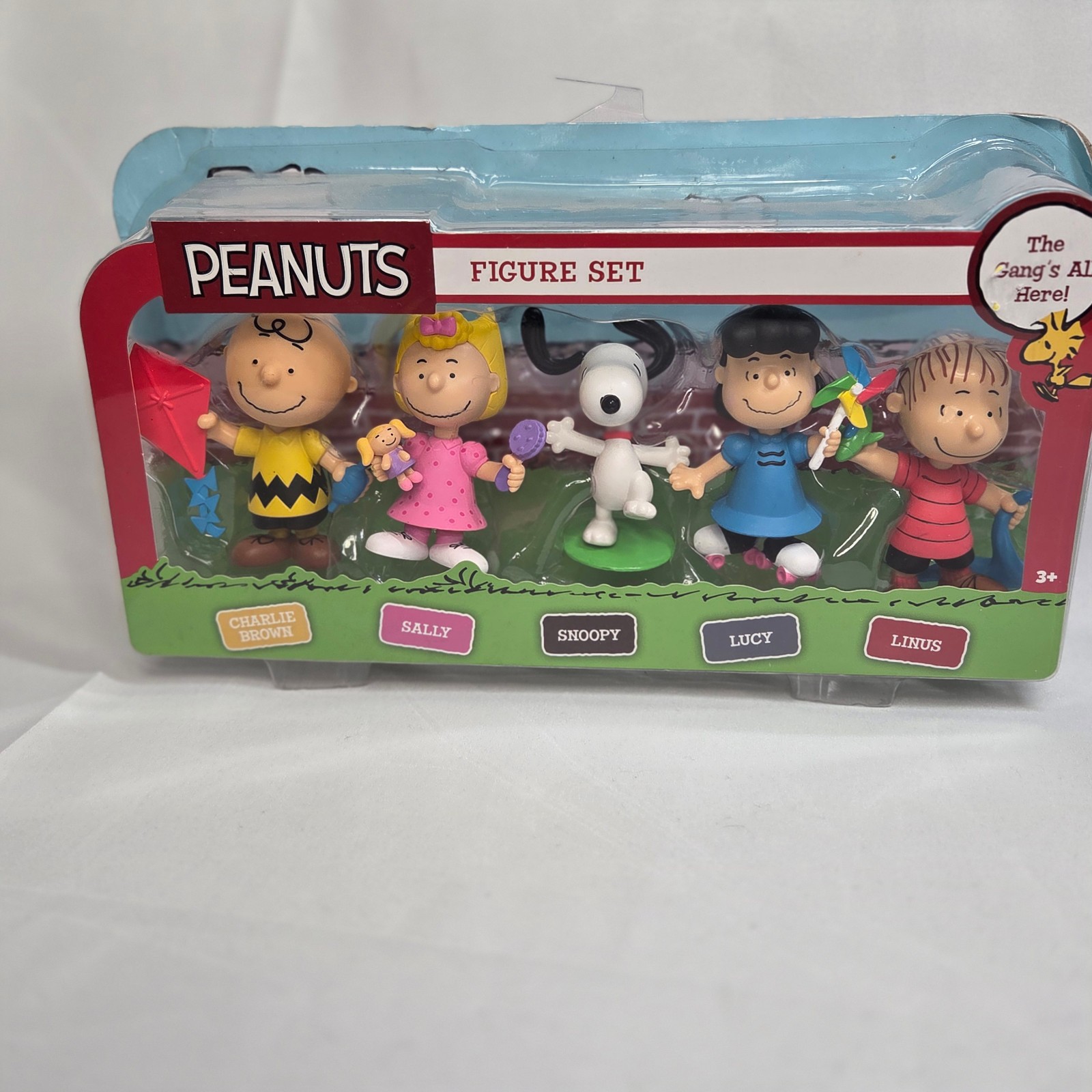 NEW Peanuts Gang 5 Figure Set Just Play 2015 NIB Charlie Brown Snoopy Lucy Linus