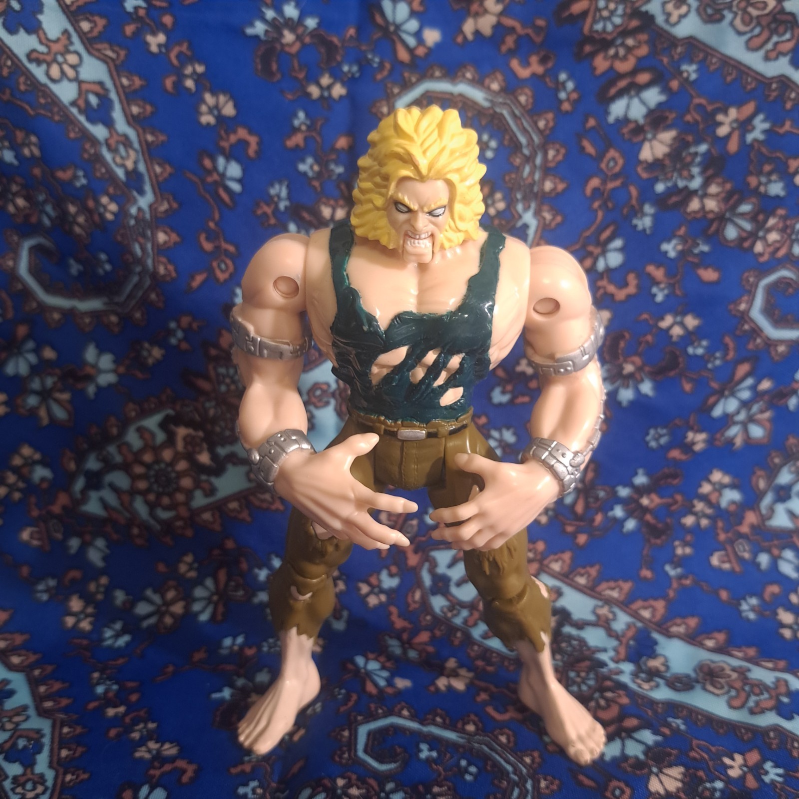 Marvel X-Men Battle Ravaged Wolverine & Captive Sabretooth 5” Toybiz 1995 LOT