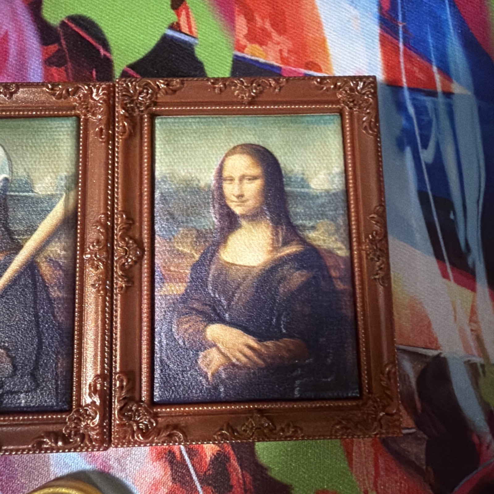 ZURU Mini Brands Create Masterpieces – Mona Lisa & Mona Lisa with Baseball Hat