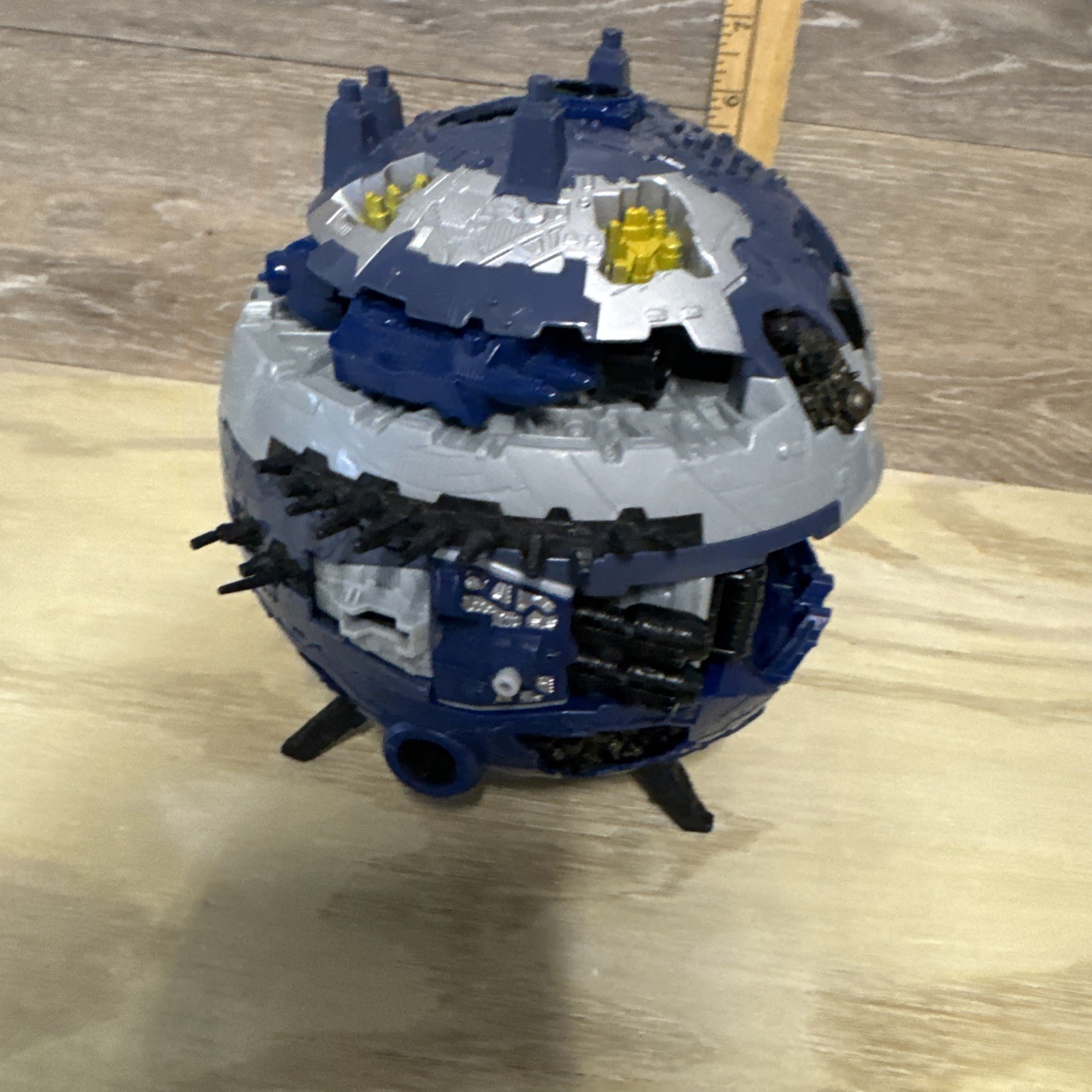 Transformers Supreme Class Cybertron Primus Unicron Planet Hasbro 2005 NO Key C1