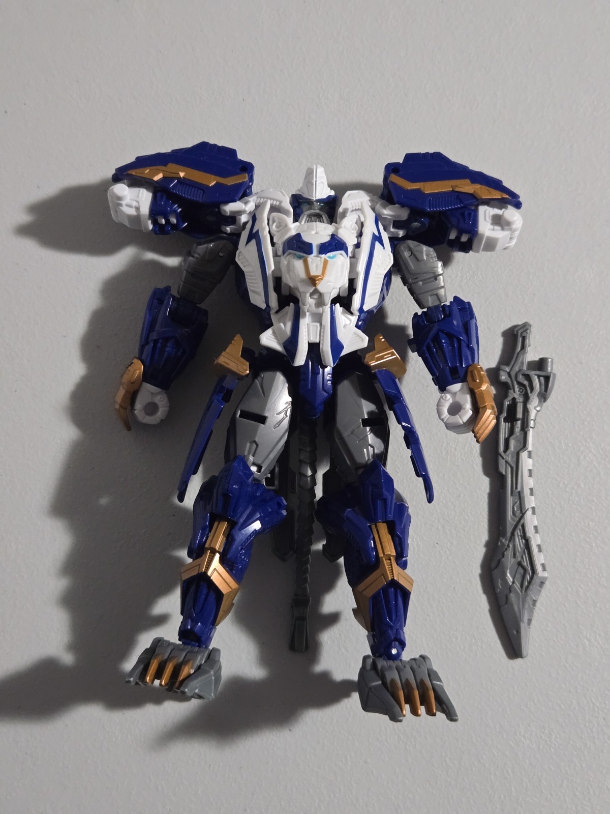 Transformers Legacy United Thundertron Prime Universe Star Raider Action Figure