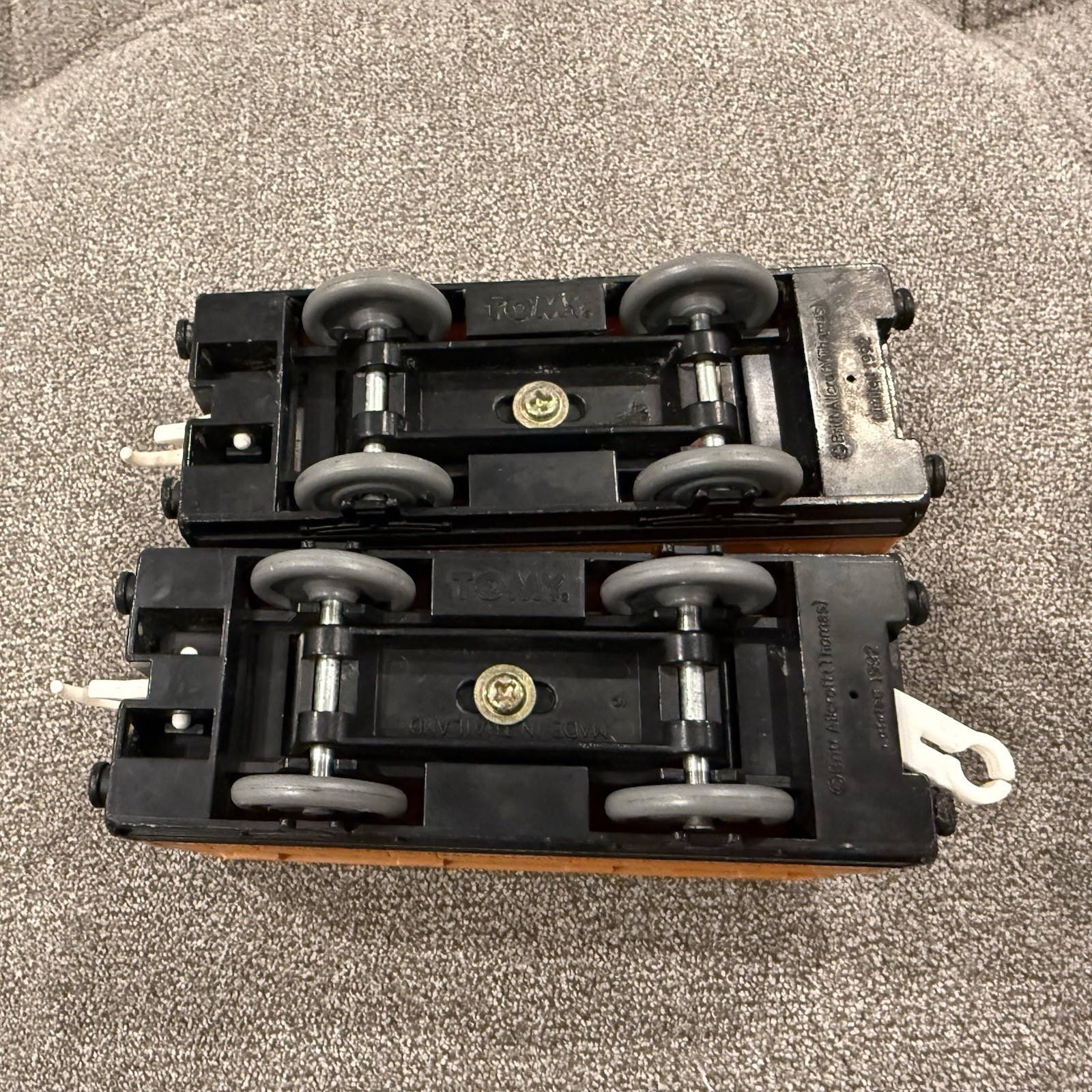 Thomas & Friends 1992 Trackmaster CLARABEL & ANNIE Passenger Coaches TOMY
