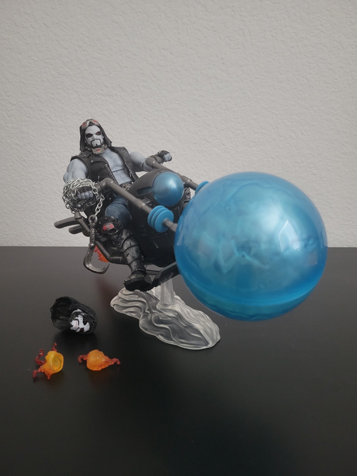 Mattel DC Multiverse Series Lobo Complete Collect and Connect – BAF with Bike