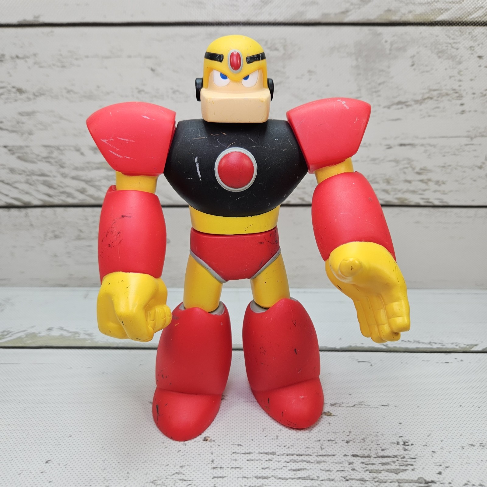 Jazwares Mega Man Retro Roto Gutsman 2005 7&Prime; Adjustable Action Figure Read