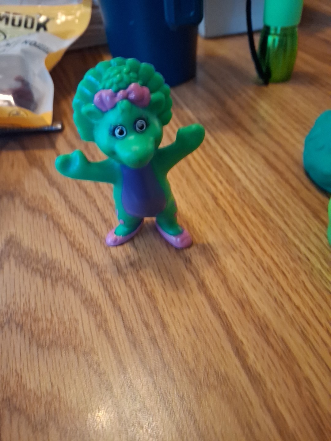 Vintage 1996 Playskool The Lyons Group Barney Friend Baby Bop Dinosaur Figure