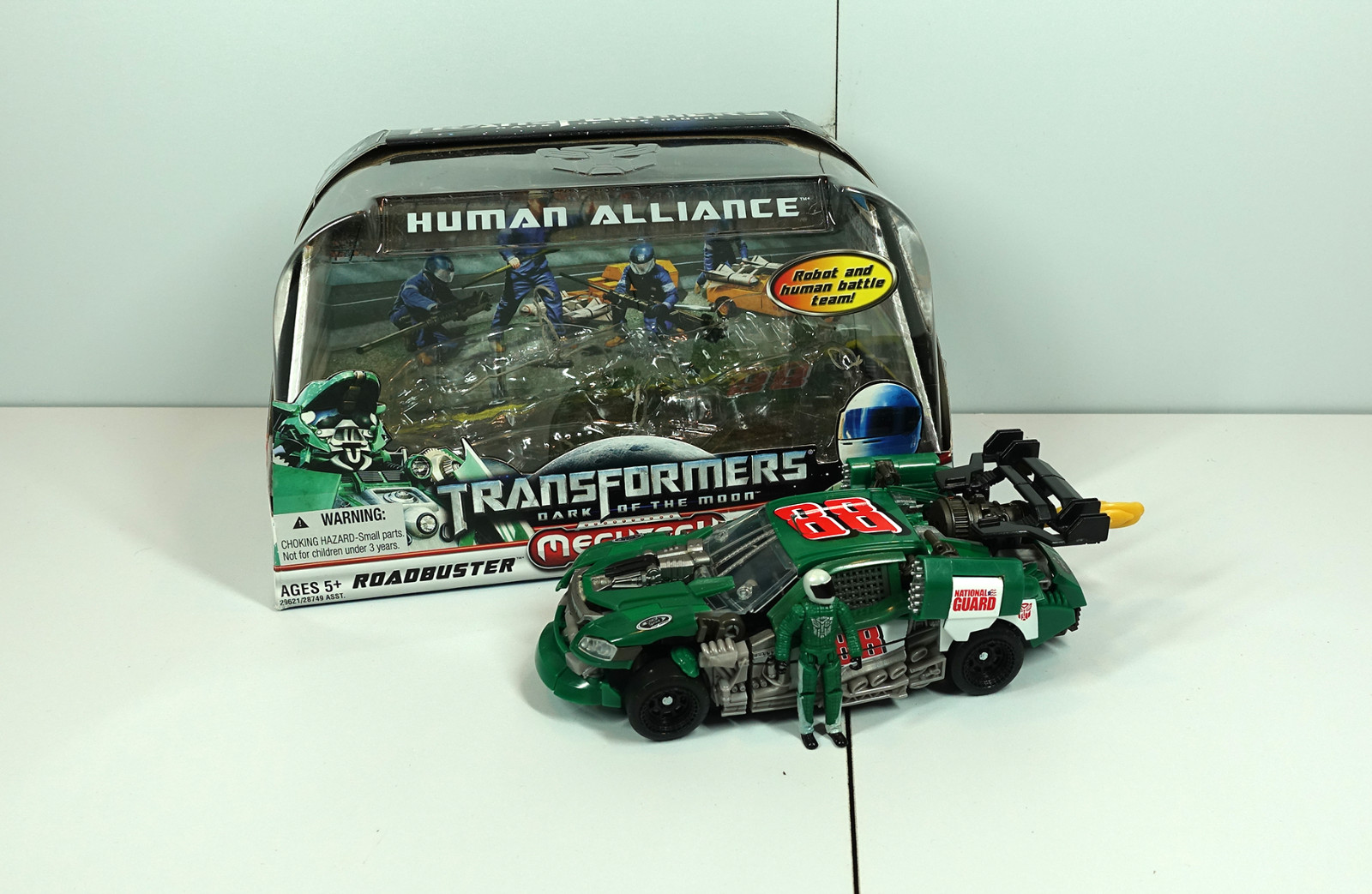 Transformers Roadbuster Sergeant Recon Dark of the Moon Human Alliance Nascar