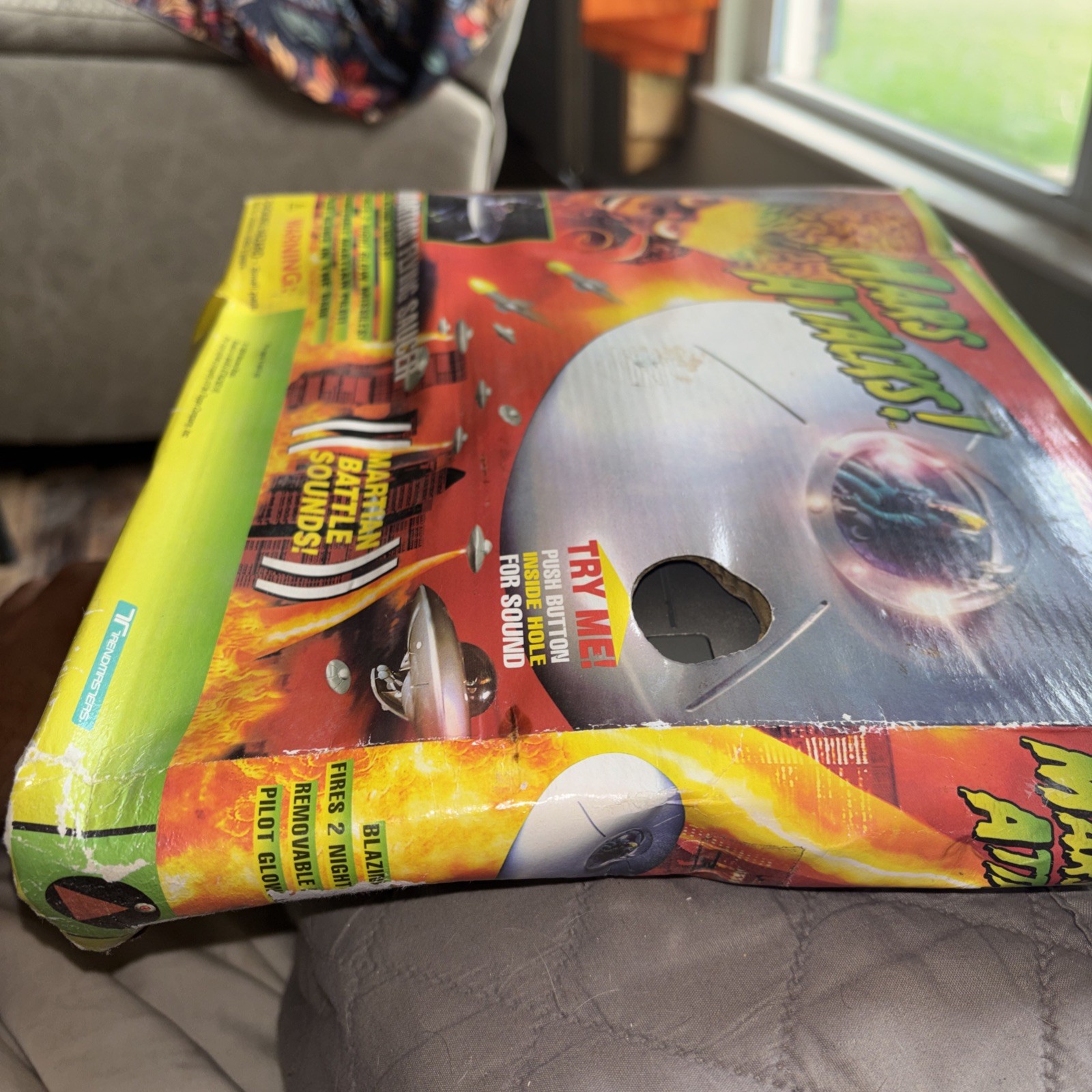 Mars Attacks Martian Flying Saucer 1996 Warner Bros Trendmasters NIB #25
