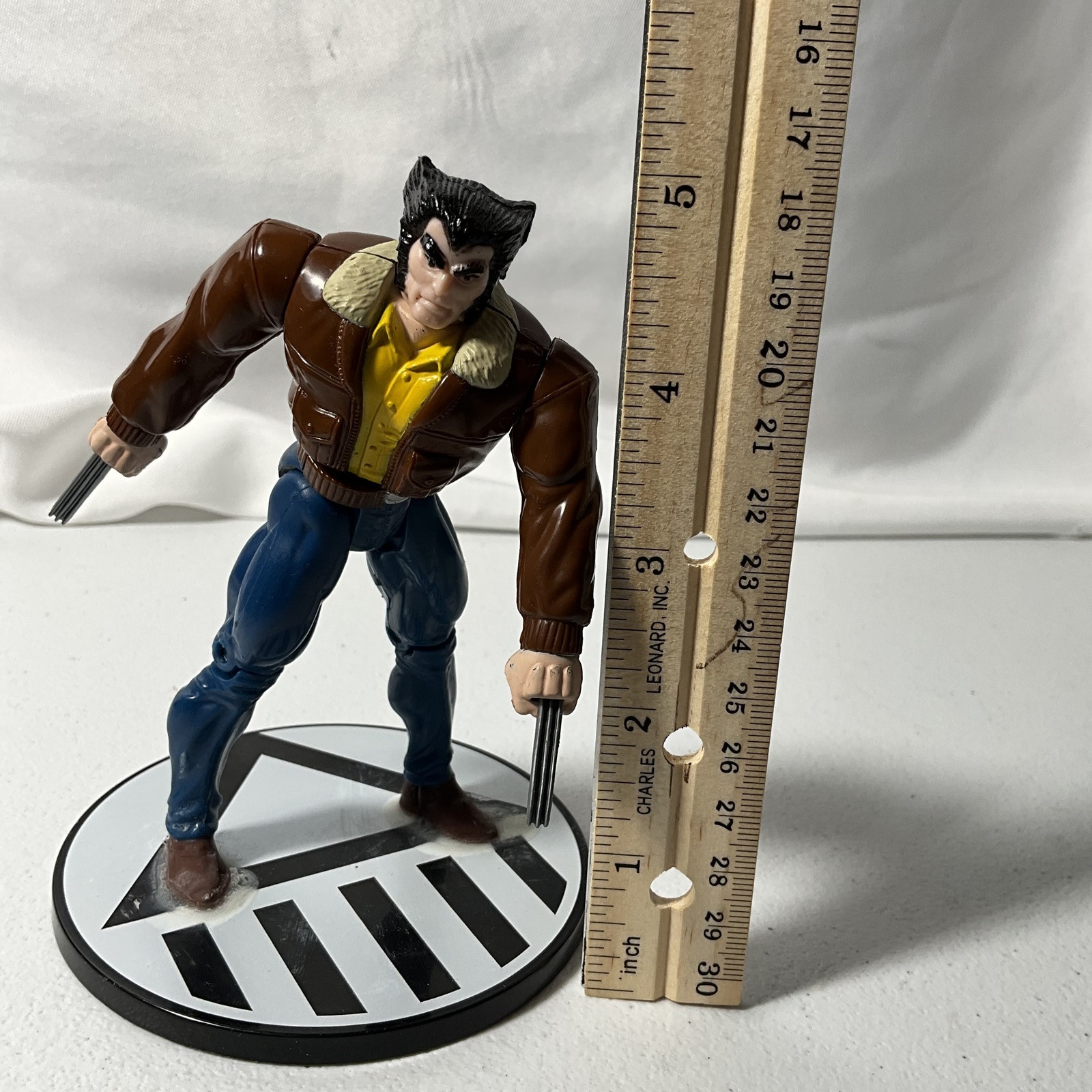 Marvel Wolverine Action Figure Brown Jacket Blue Pants Toy Biz w/ Stand