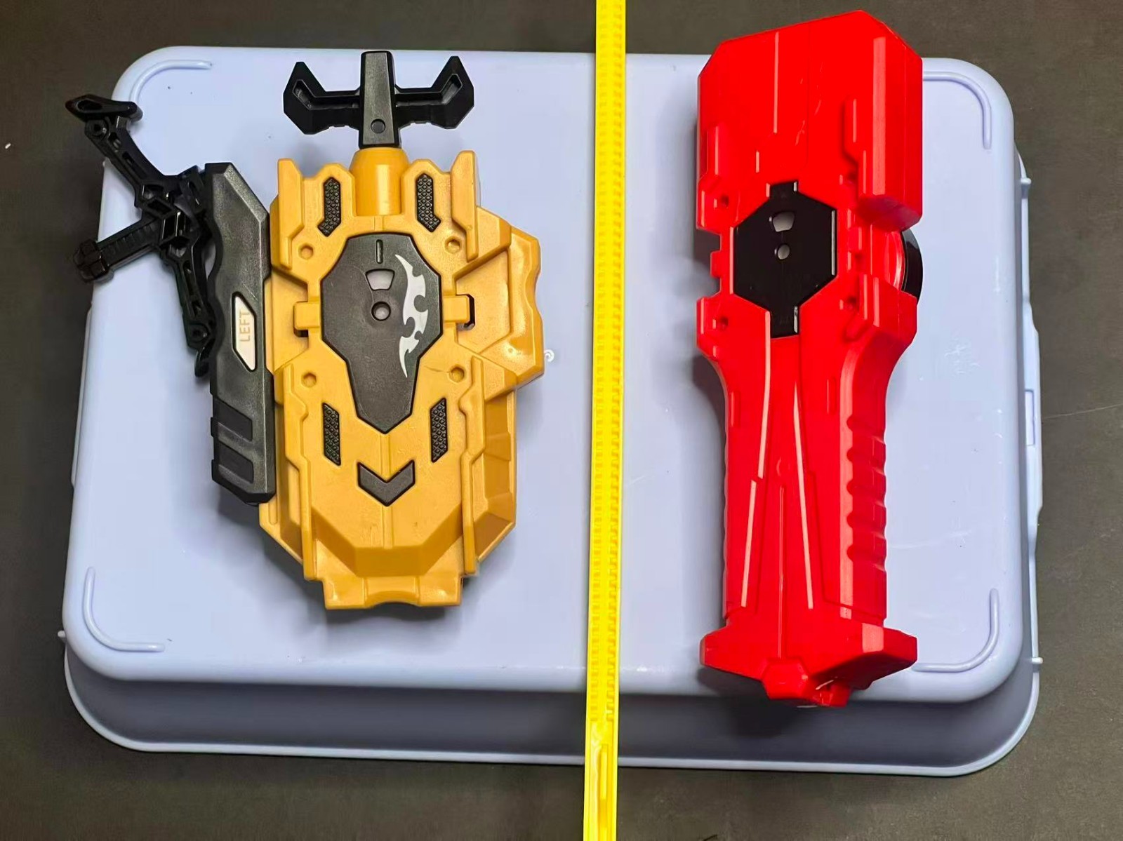 【Deluxe 12-Piece Bey Gyro Battle Set】12 Spinning Tops + Launchers + Storage Case
