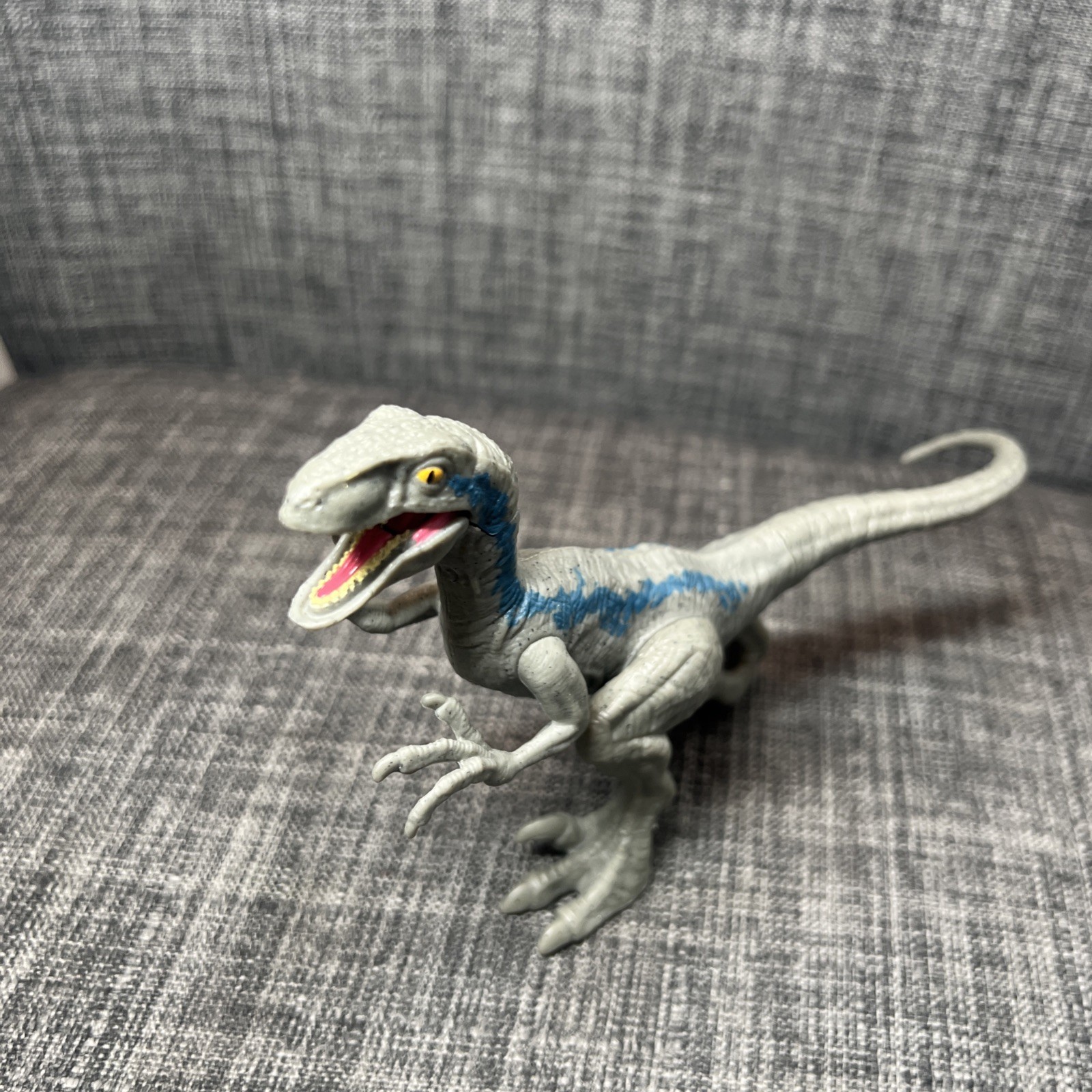 Jurassic World Attack Pack Velociraptor Blue Action 7&Prime; Figure 2017