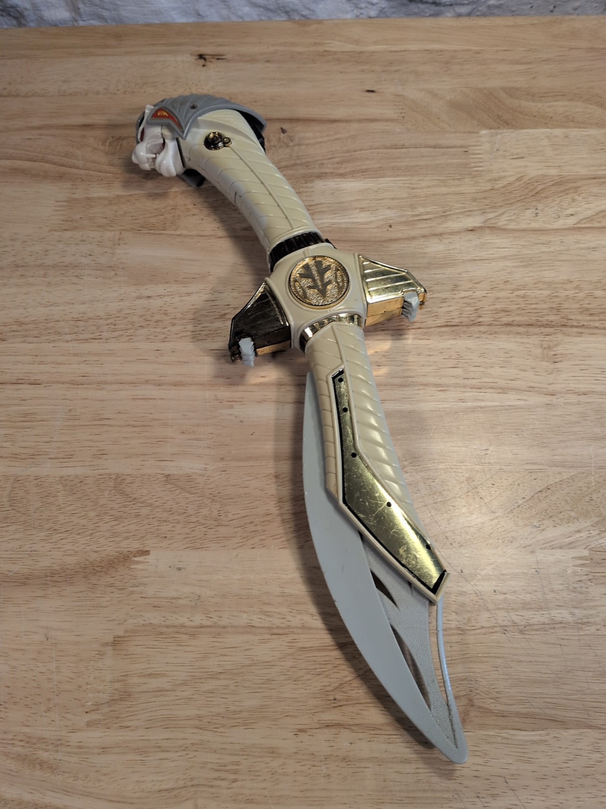 90’s Vtg – White Mighty Morphin Power Ranger Saba Tiger Saber Sword Gold (Read)