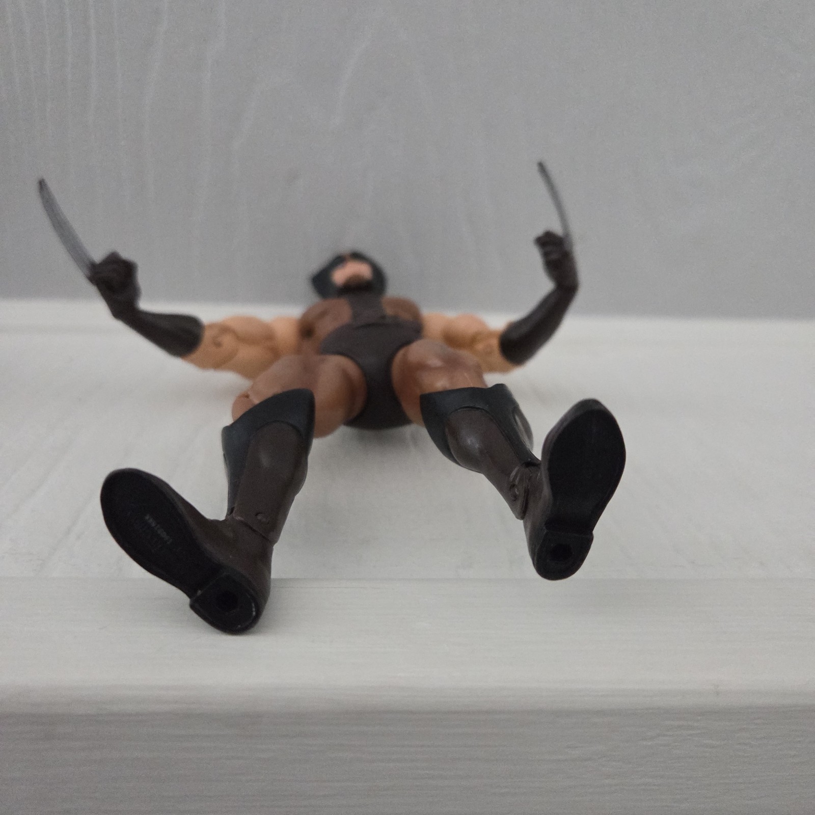 Marvel Wolverine Diamond Select Brown Suit Samurai w/ Stand Logan X-Men Mutant